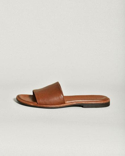 Sandales plates camel en cuir Brador