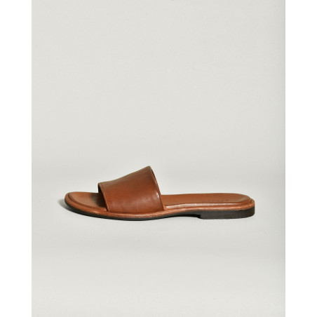 Sandales plates camel en cuir Brador