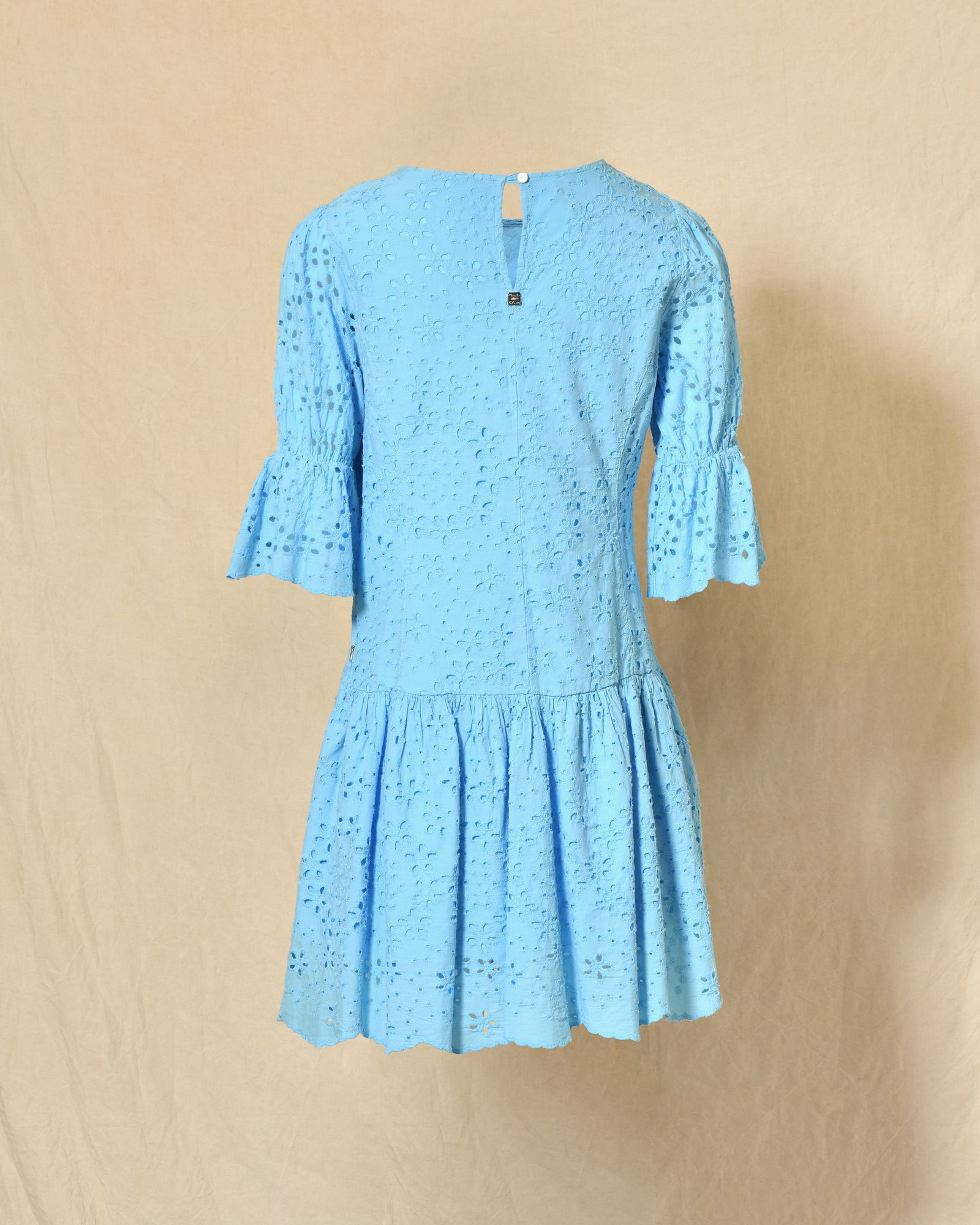 Robe évasée bleu ciel en broderie anglaise Inova