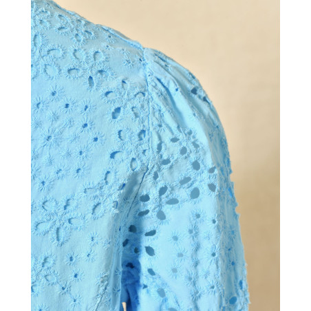 Robe évasée bleu ciel en broderie anglaise Inova