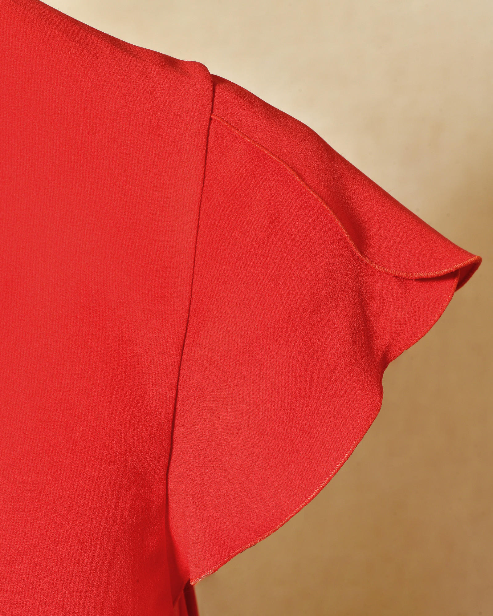 Blouse en crêpe rouge à col lavallière Red Valentino