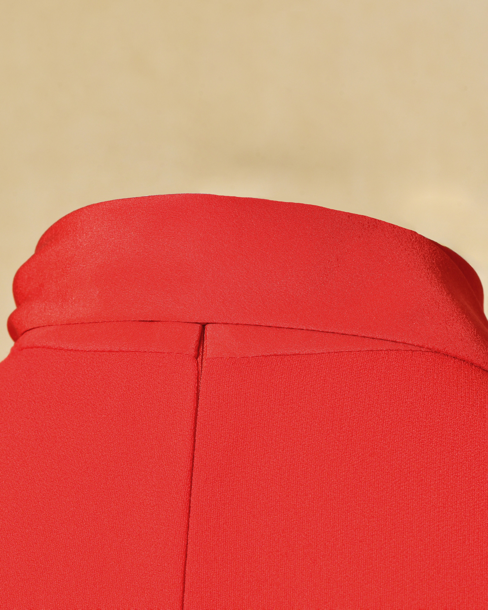 Blouse en crêpe rouge à col lavallière Red Valentino