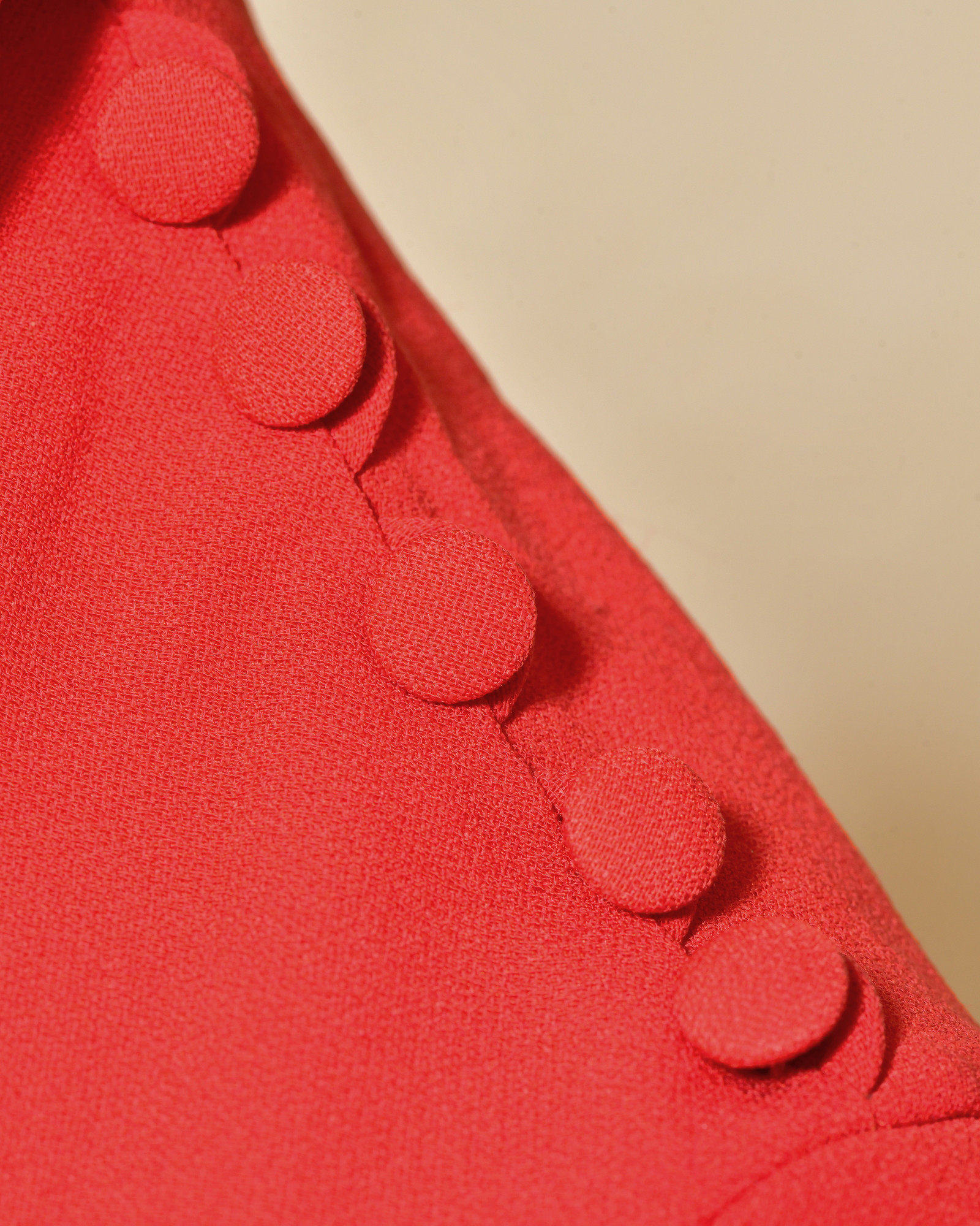 Blouse en crêpe rouge à col lavallière Red Valentino