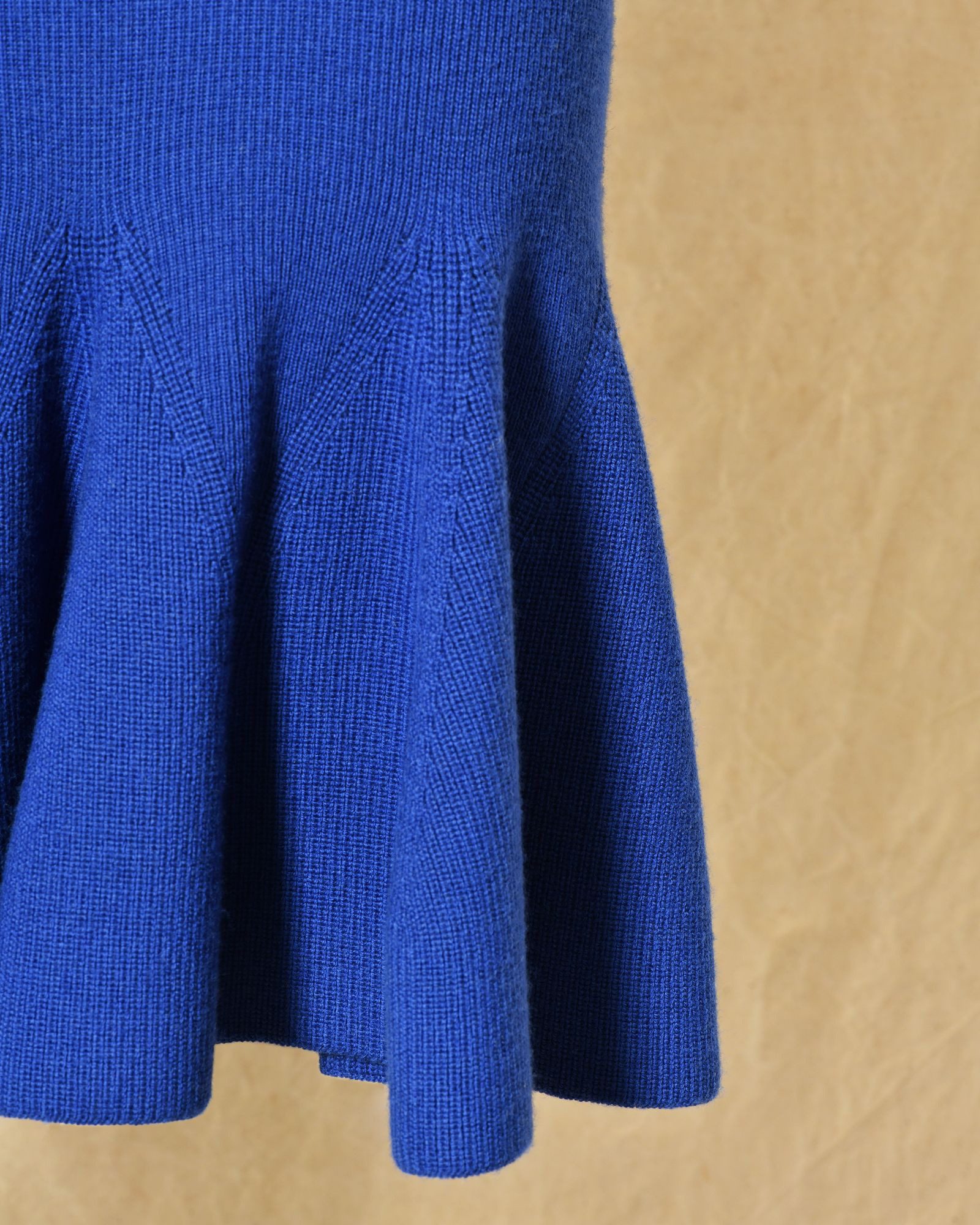 Robe en laine bleue roi Alexander McQueen
