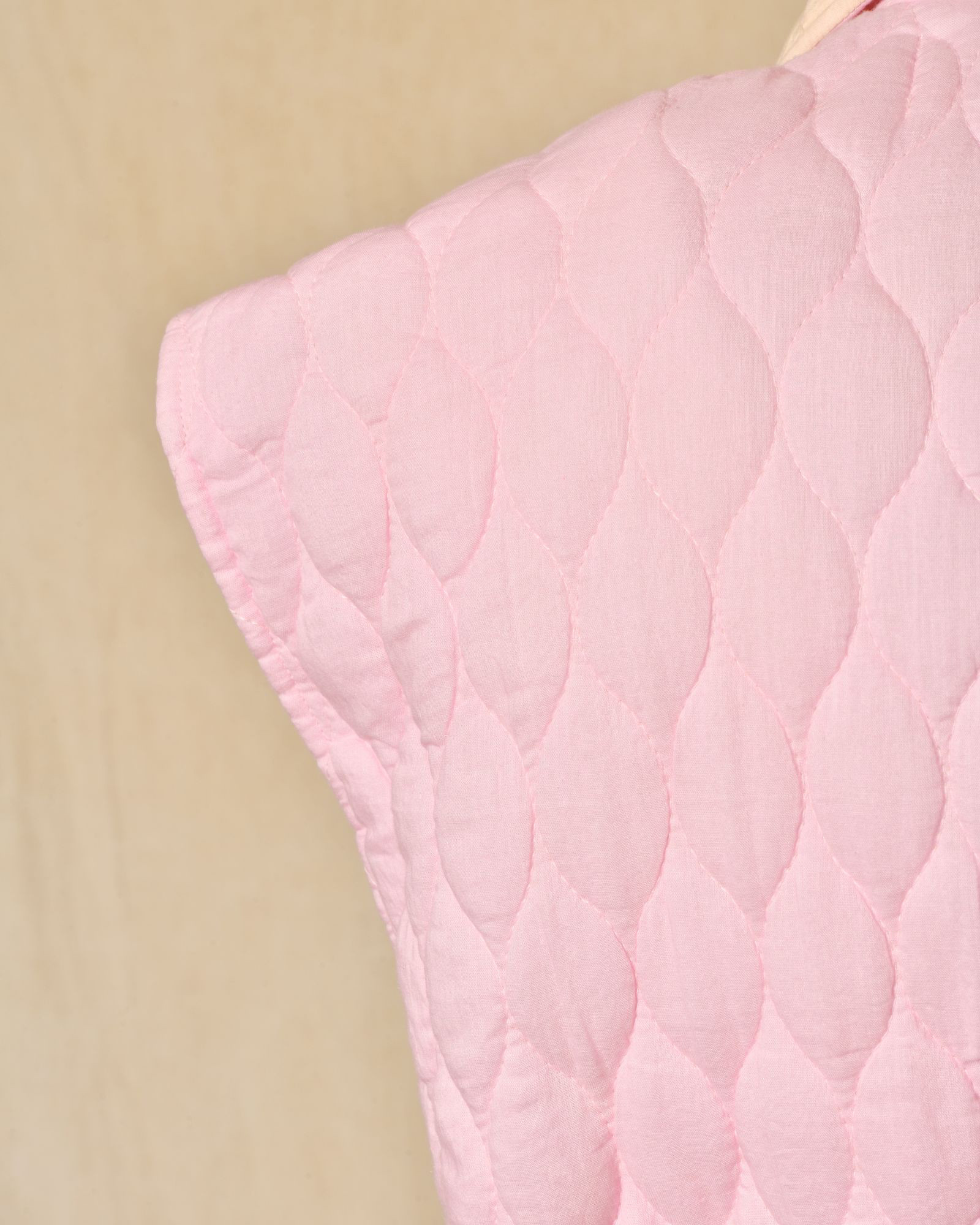 Veste sans manches matelassée rose V.de.Vinster