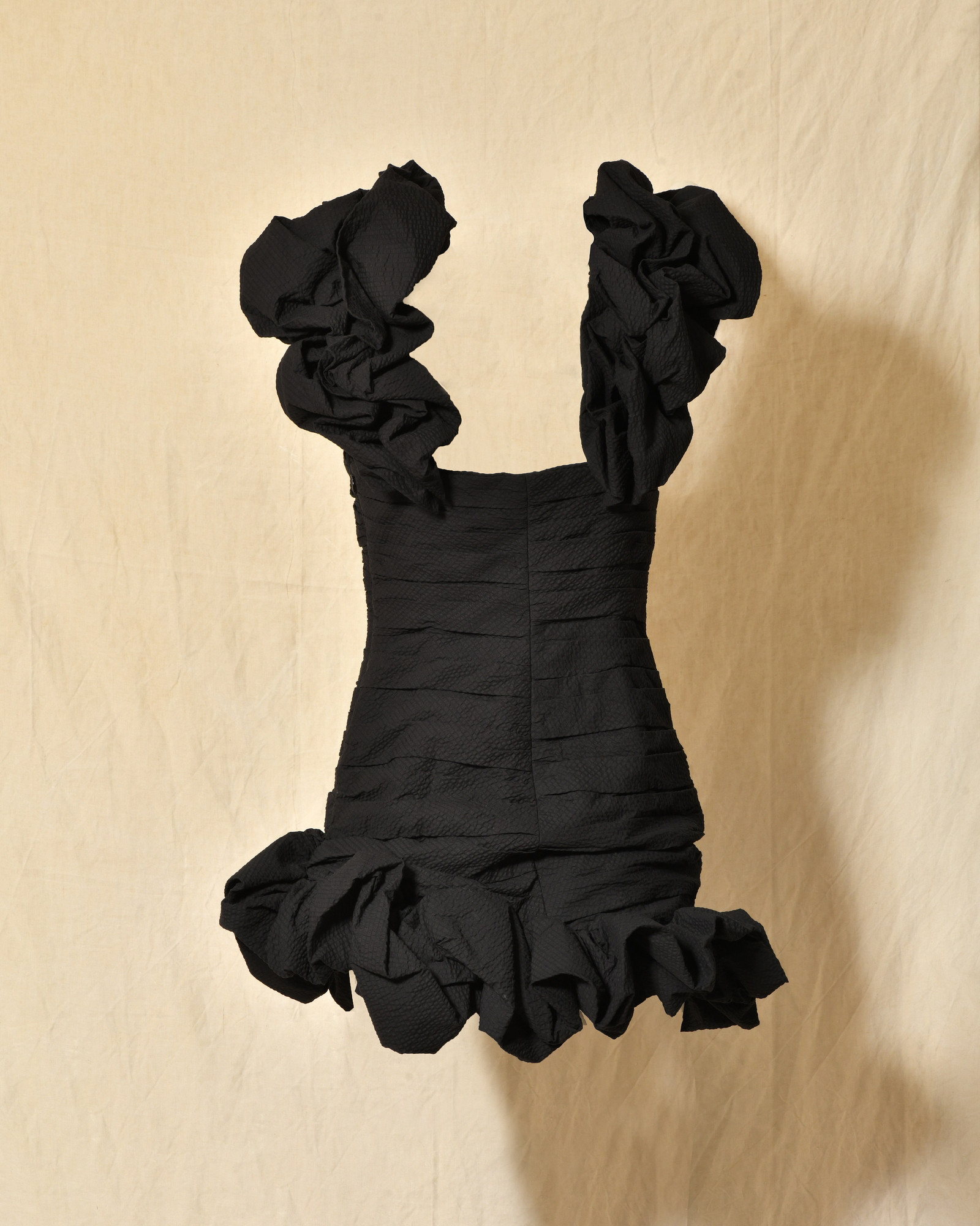 Robe bustier drapée noire à volants Edward Achour