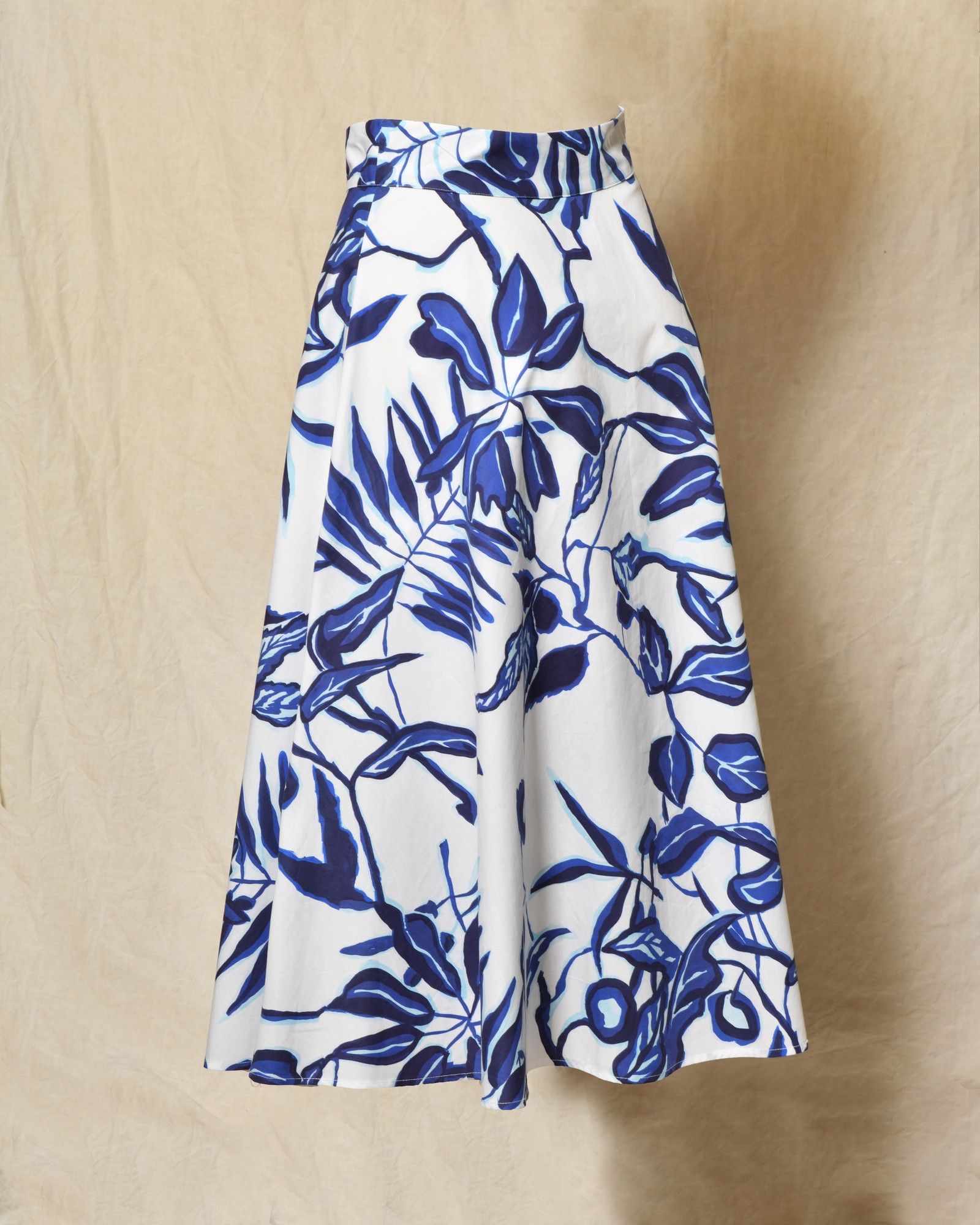 Jupe évasée blanche à imprimé florale bleu Lady Cotton