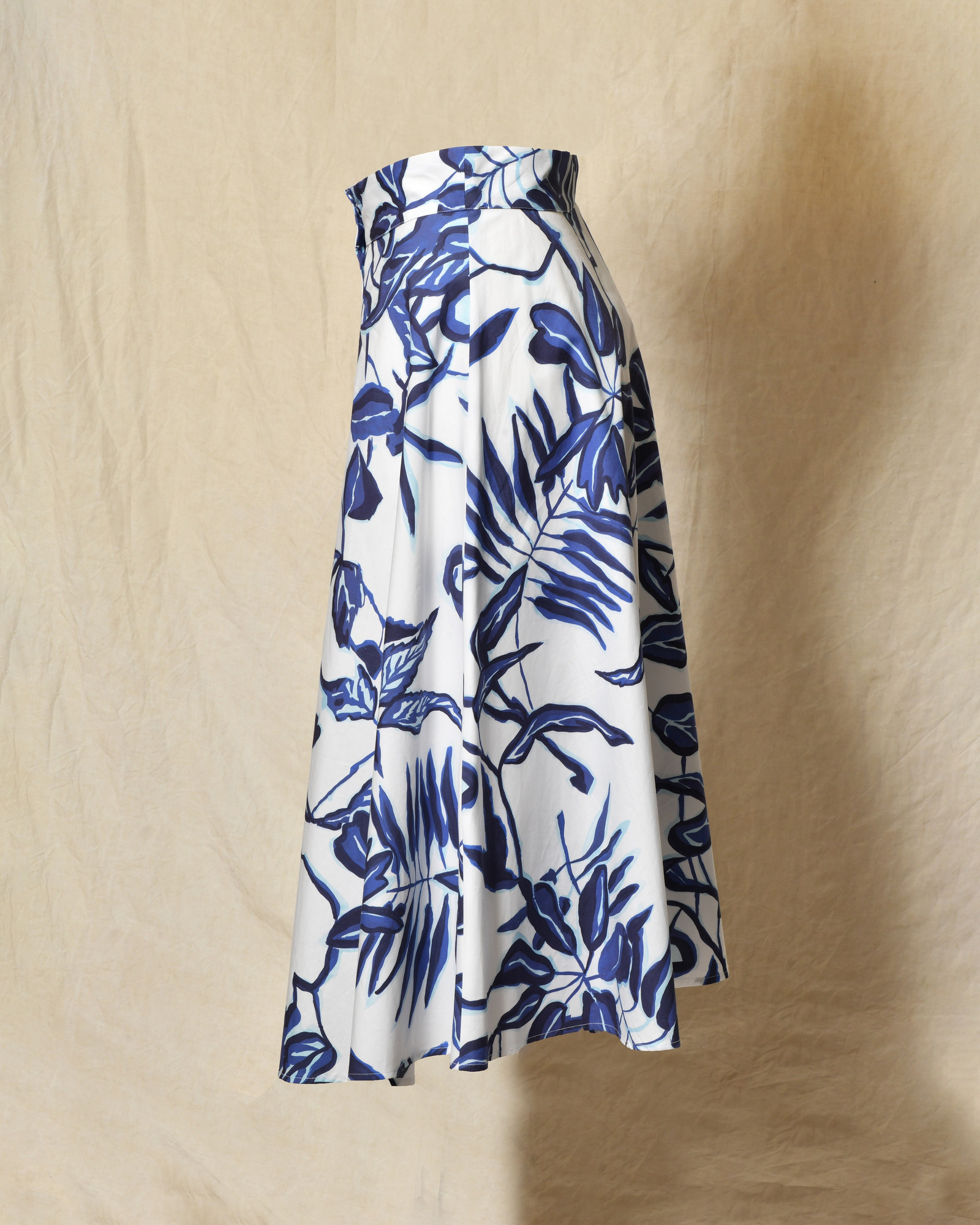 Jupe évasée blanche à imprimé florale bleu Lady Cotton