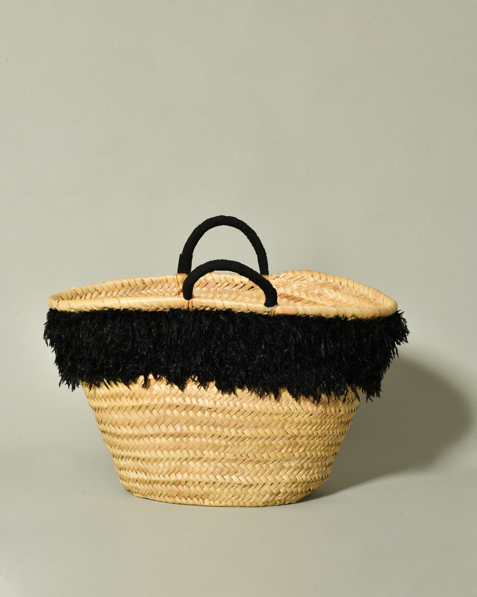 Sac en raphia tressé à plumes noires Caterina Bertini