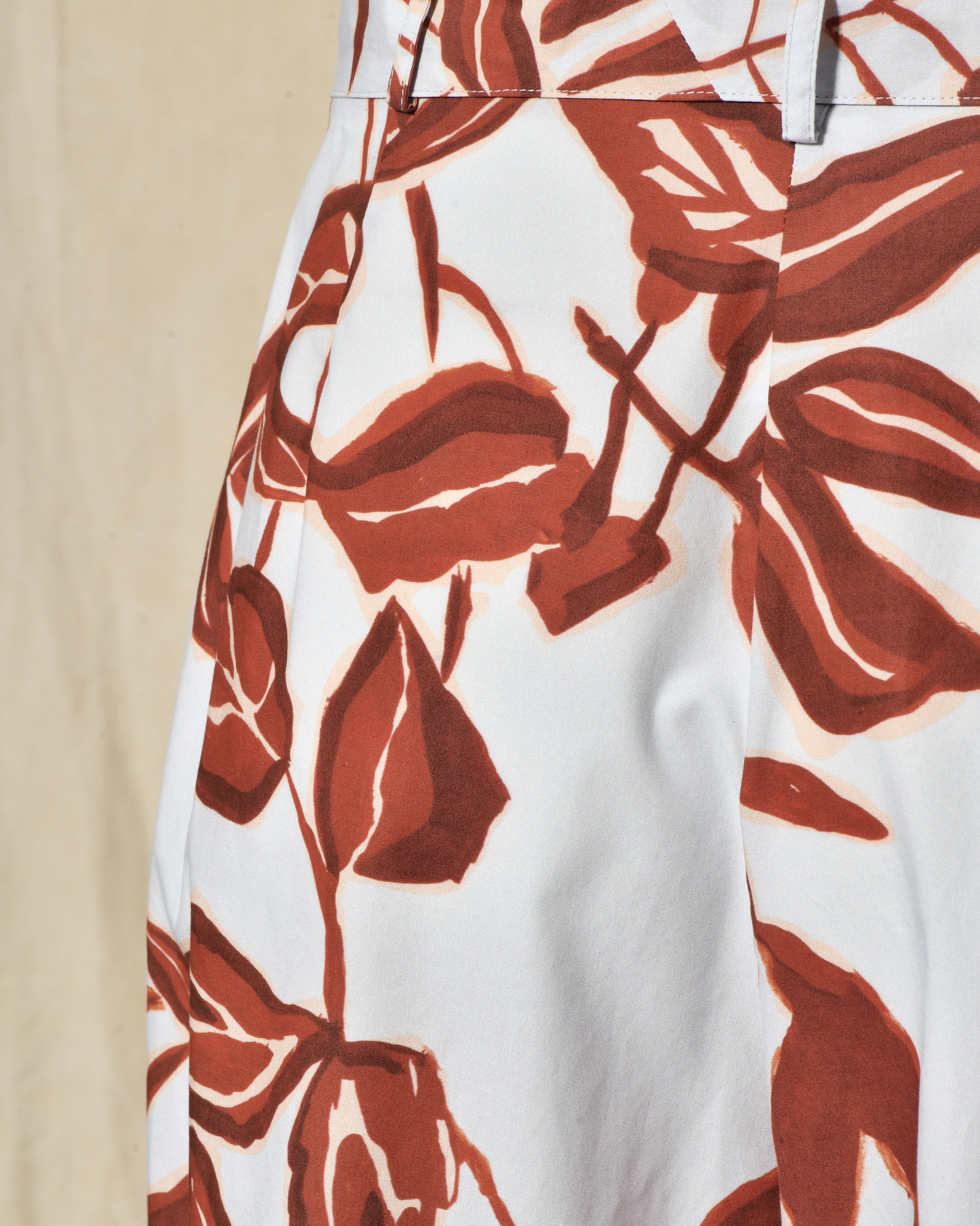 Pantalon bleu à imprimé florale rouge Lady Cotton