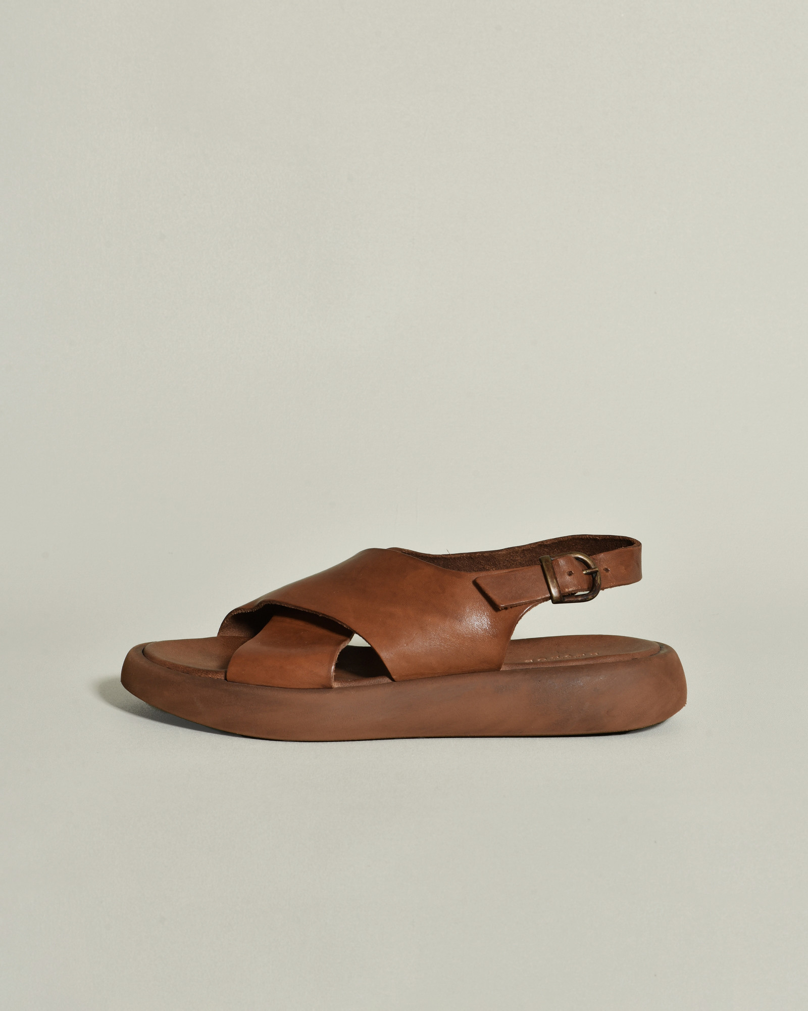 Sandales en cuir marron Brador