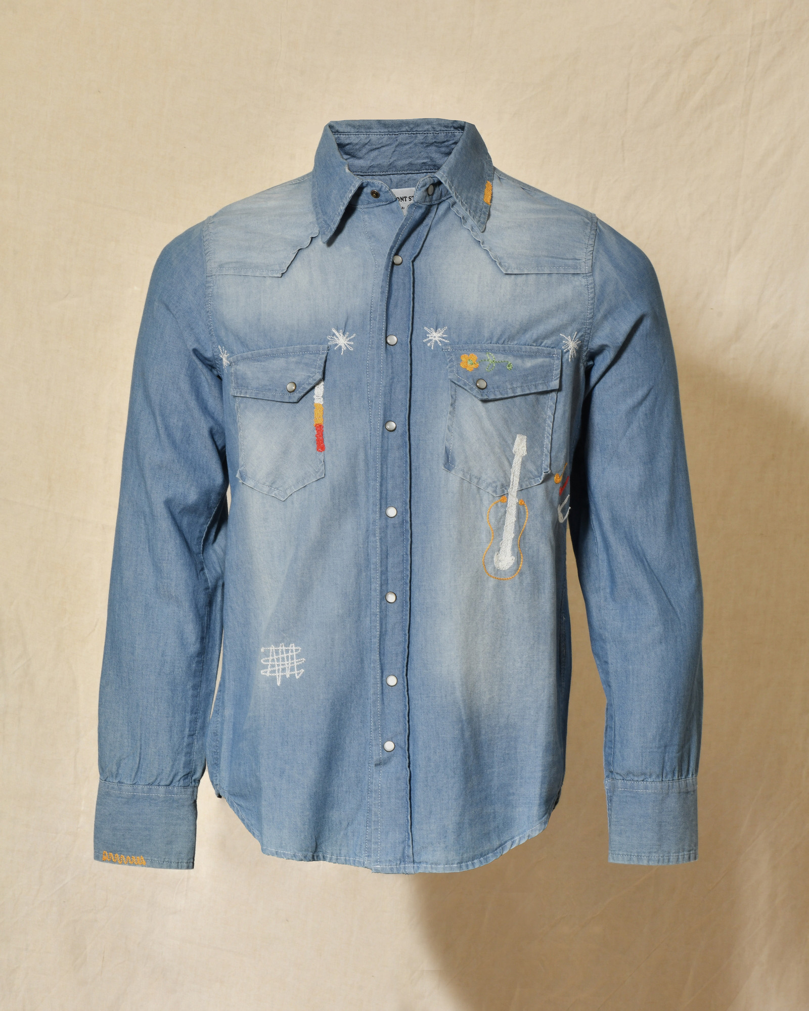 Chemise en coton bleu délavé à broderie multicolore Front Street