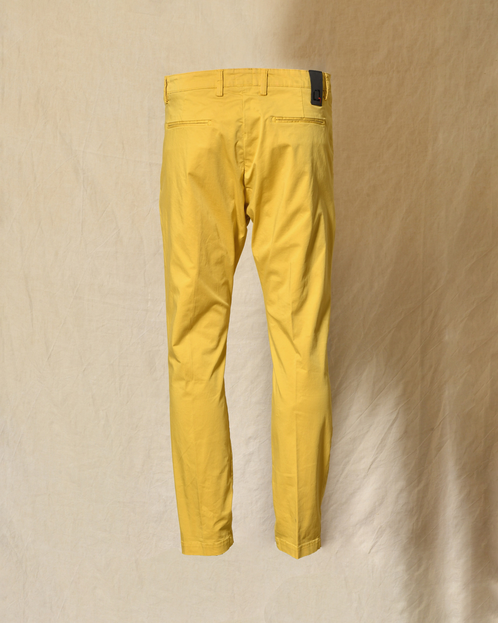 Pantalon chino jaune en coton Centoquattro