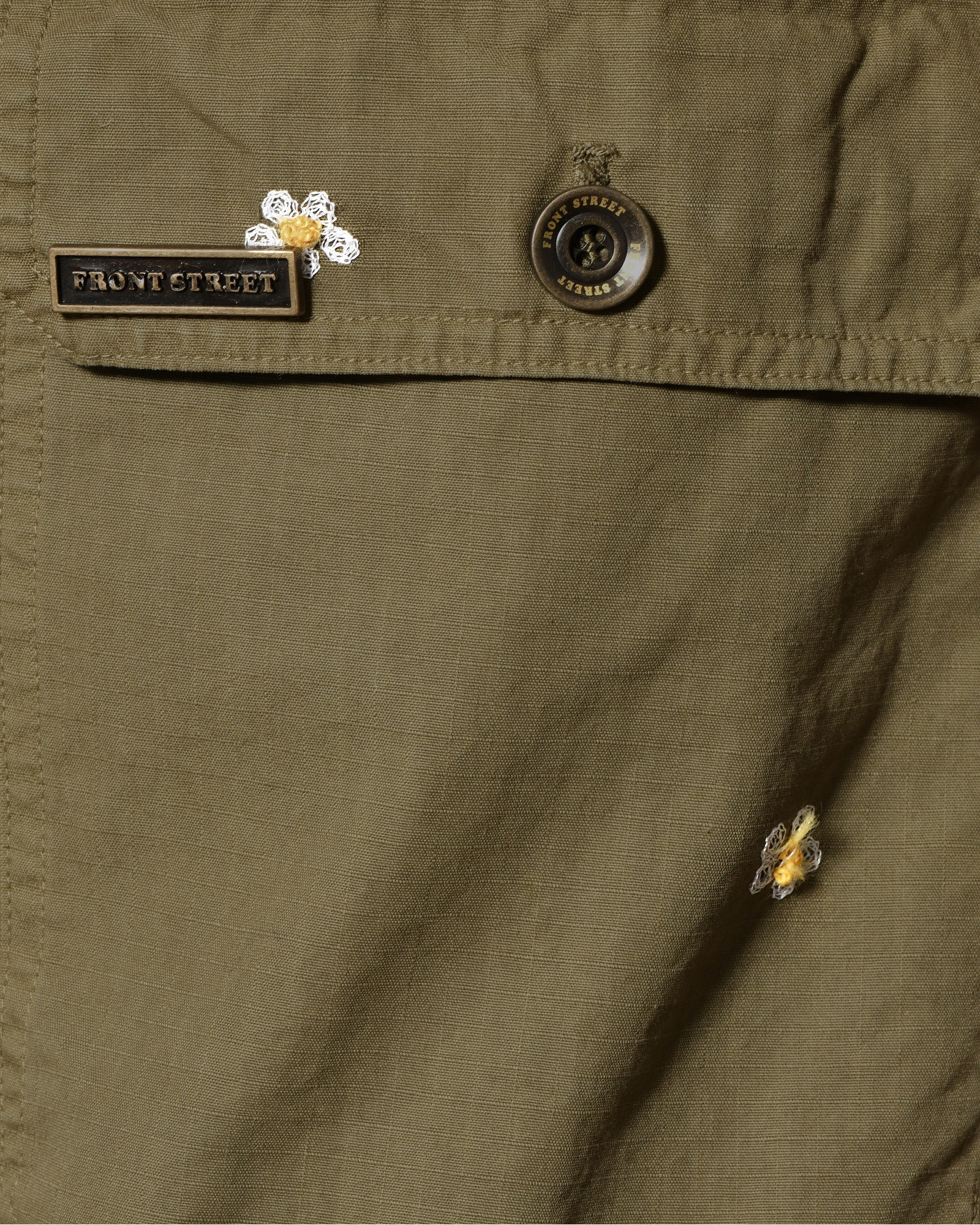 Short parachute à broderies marguerite Front Street