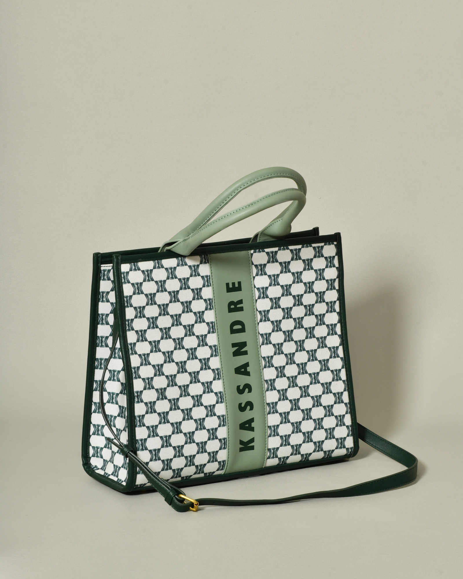 Sac cabas vert à motif monogramme Kassandre