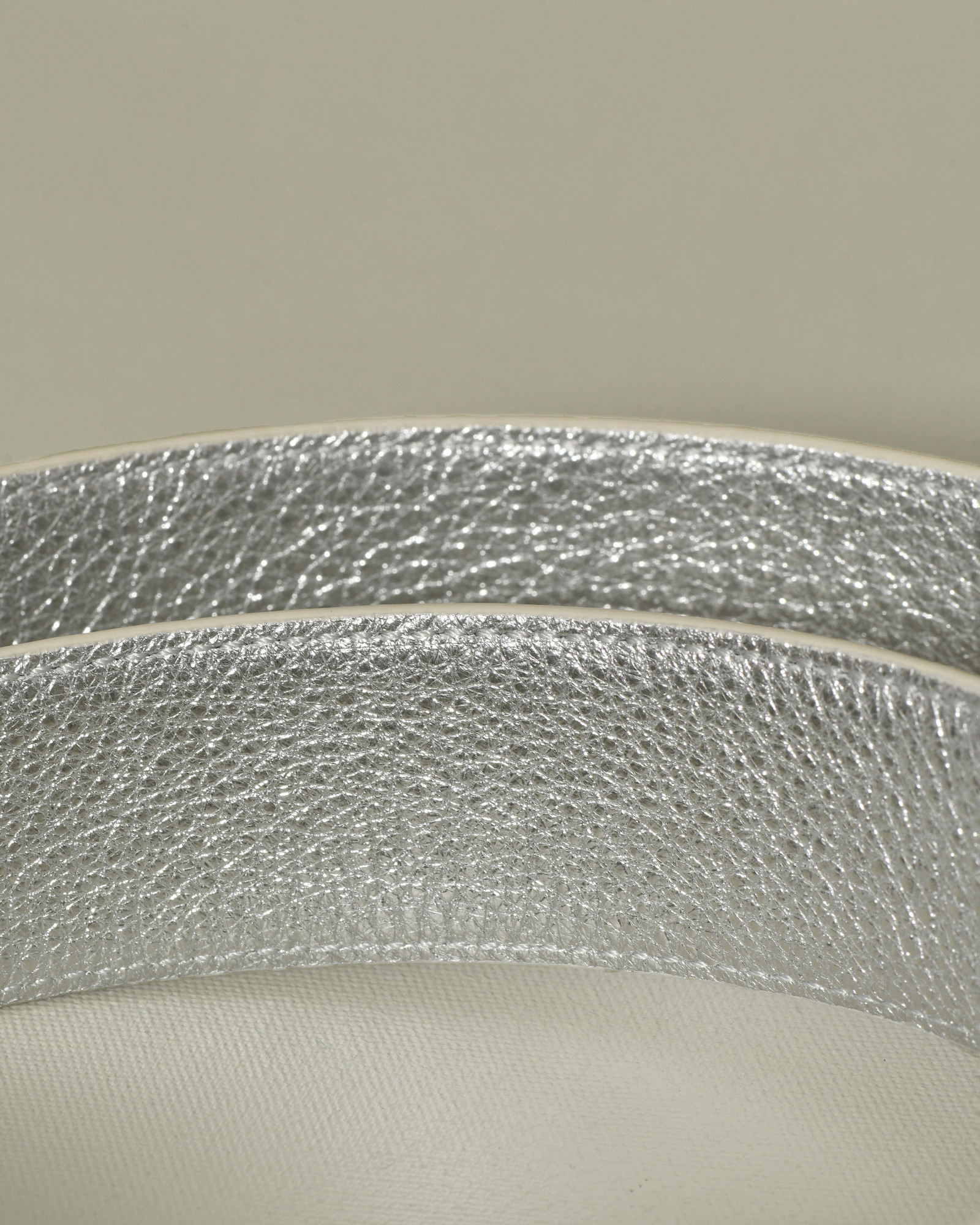 Ceinture argentée en cuir grainé réglable Falorni
