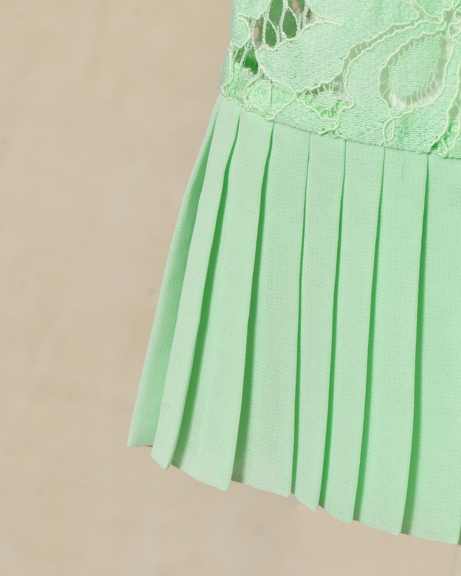 Robe en dentelle plissée verte Edward Achour