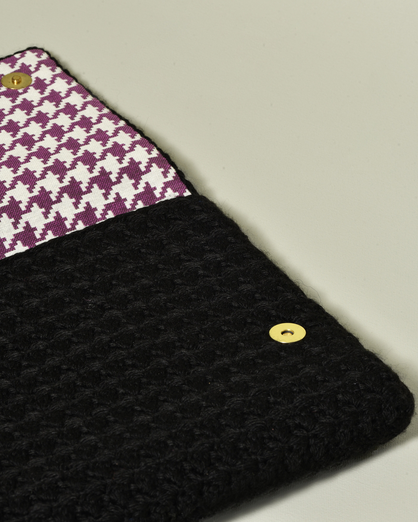 Pochette en crochet noir La Milanesa