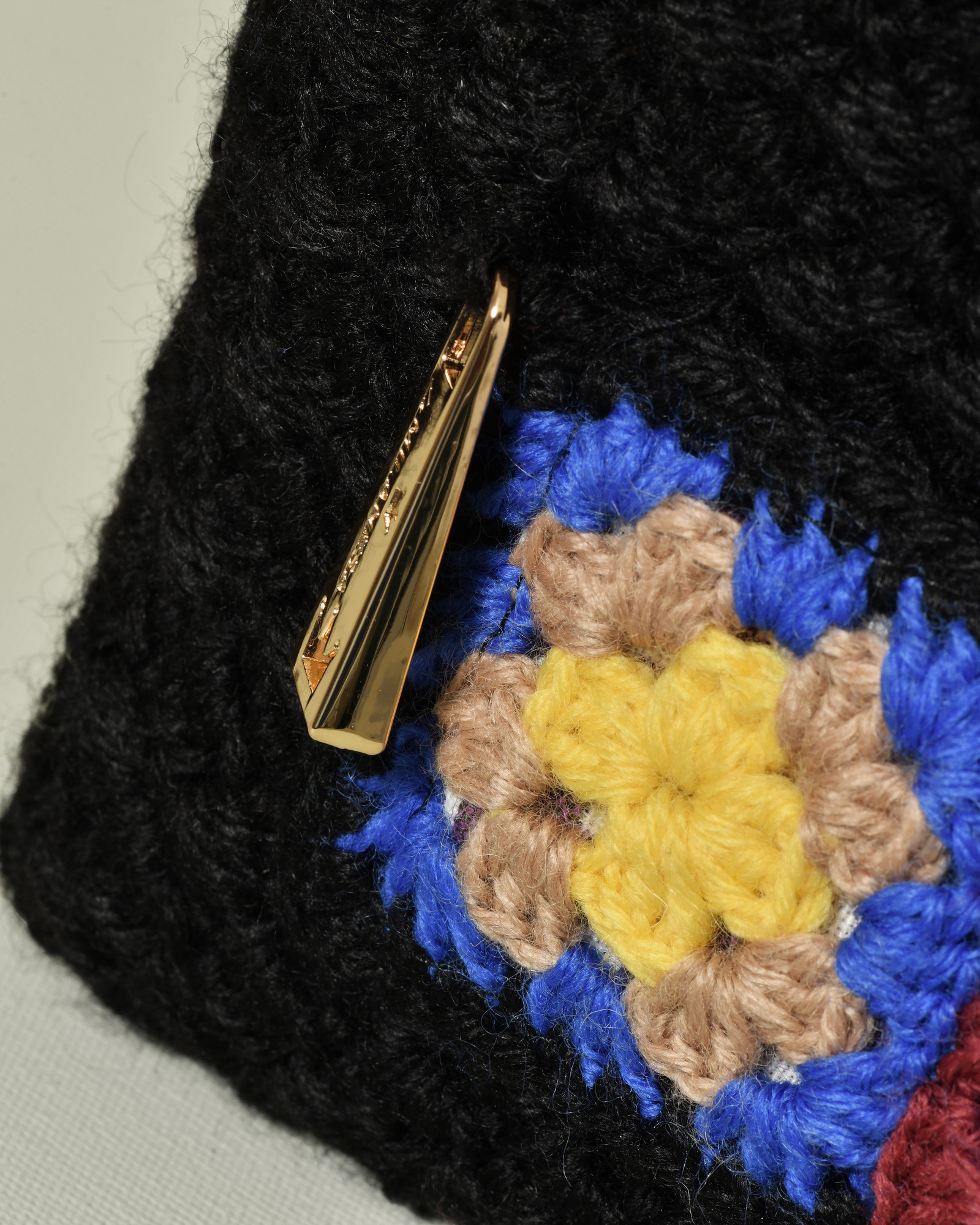 Pochette en crochet noir La Milanesa