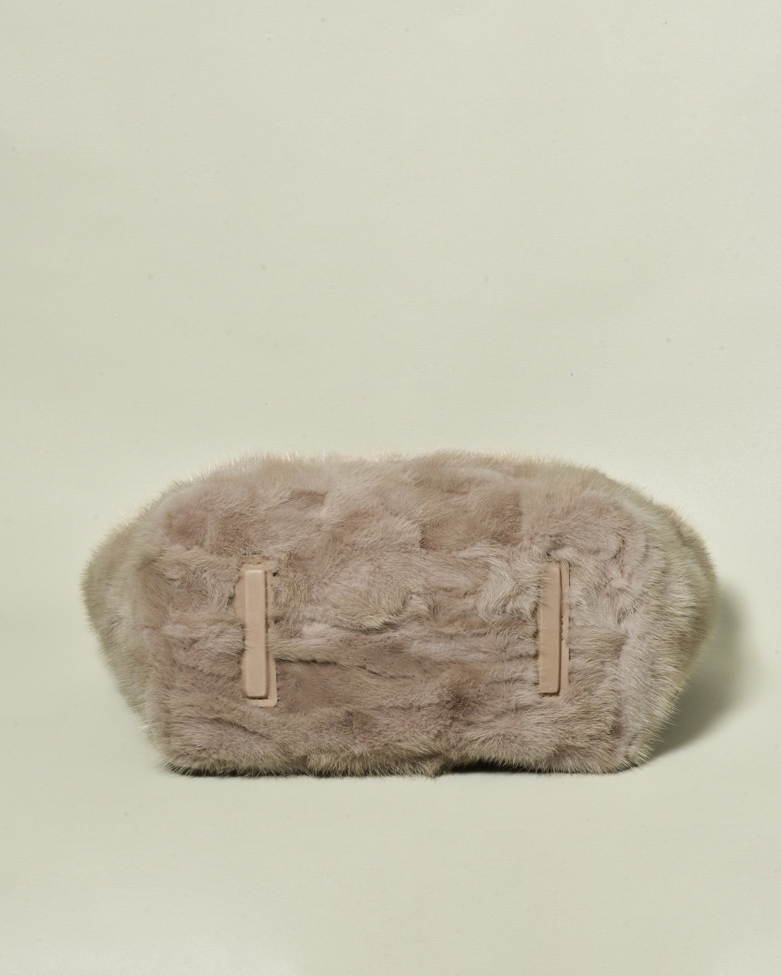 Sac taupe en fourrure à anses en cuir Falorni
