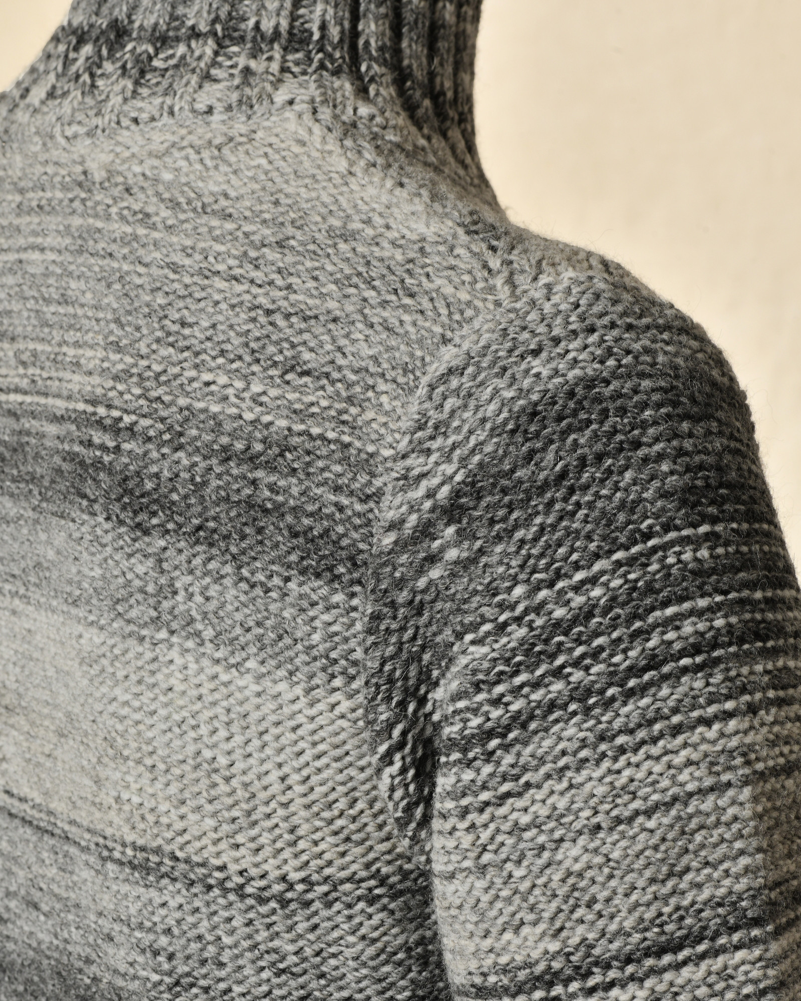 Pull gris chiné à col montant et rayures Daniele Alessandrini