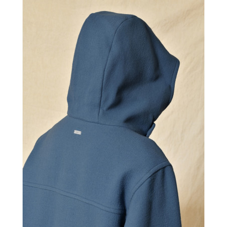 Manteau bleu à capuche et fermeture à brandebourgs Maison Lener