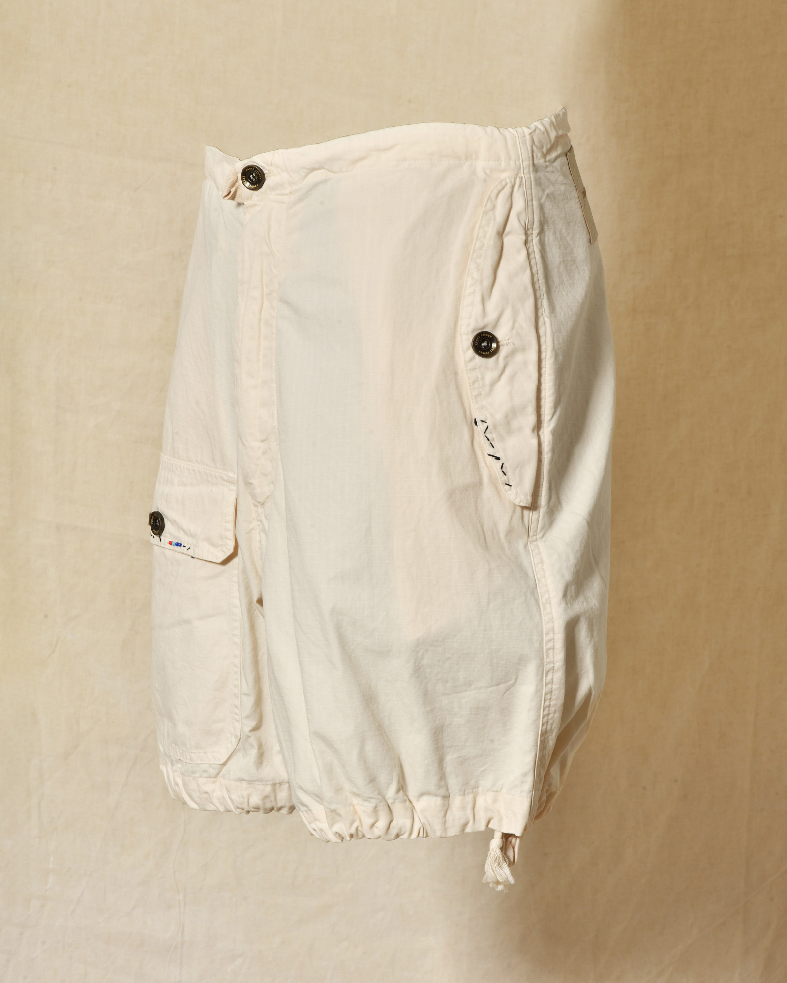 Short parachute beige Front Street