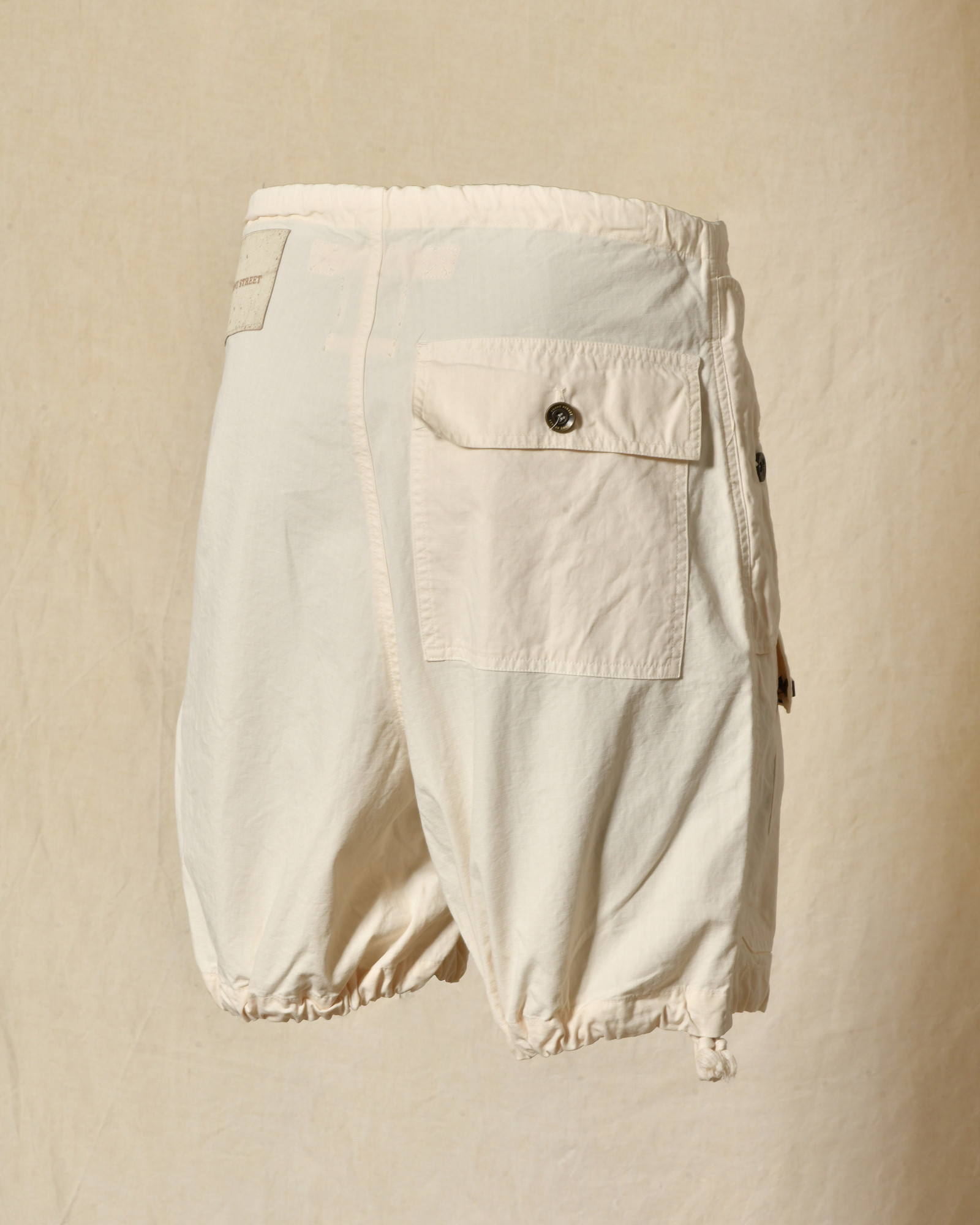 Short parachute beige Front Street