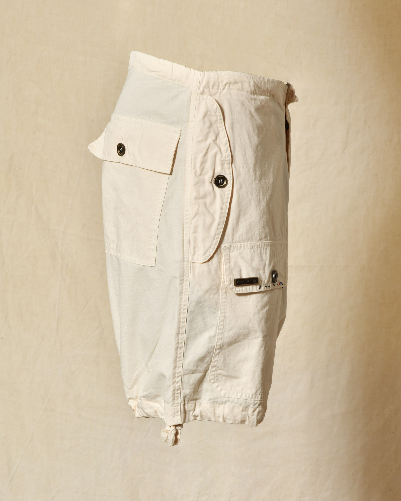 Short parachute beige Front Street