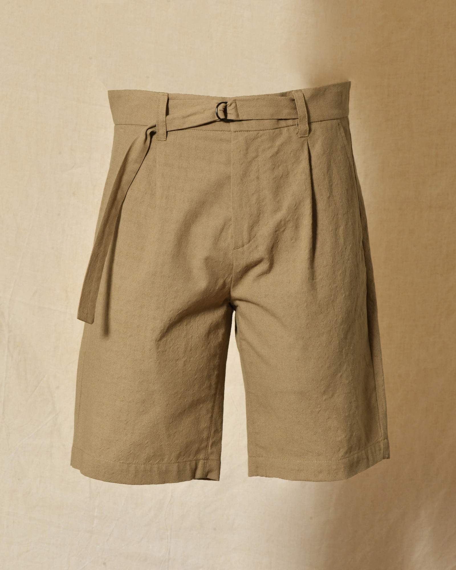 Bermuda à ceinture beige Ixos