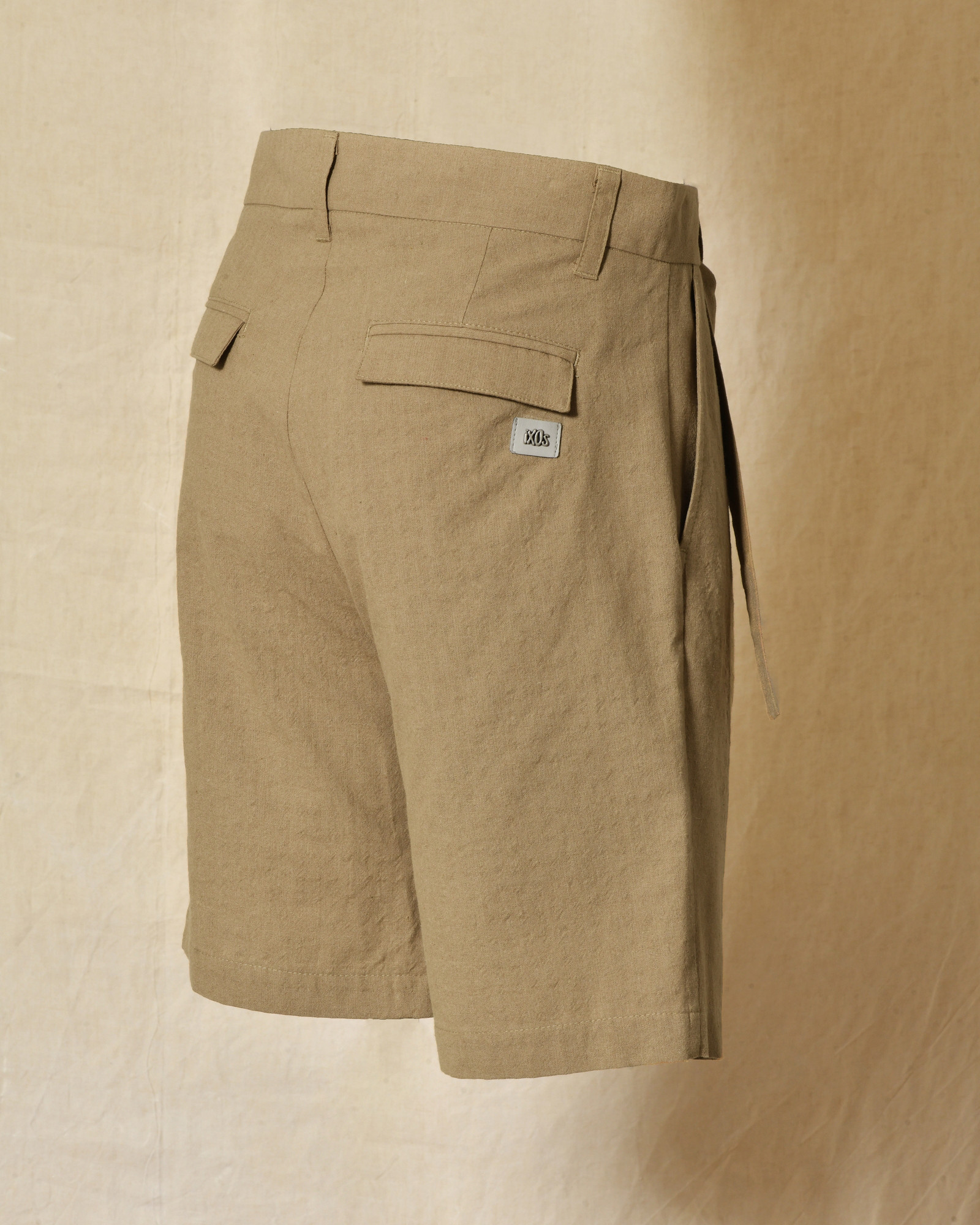 Bermuda à ceinture beige Ixos