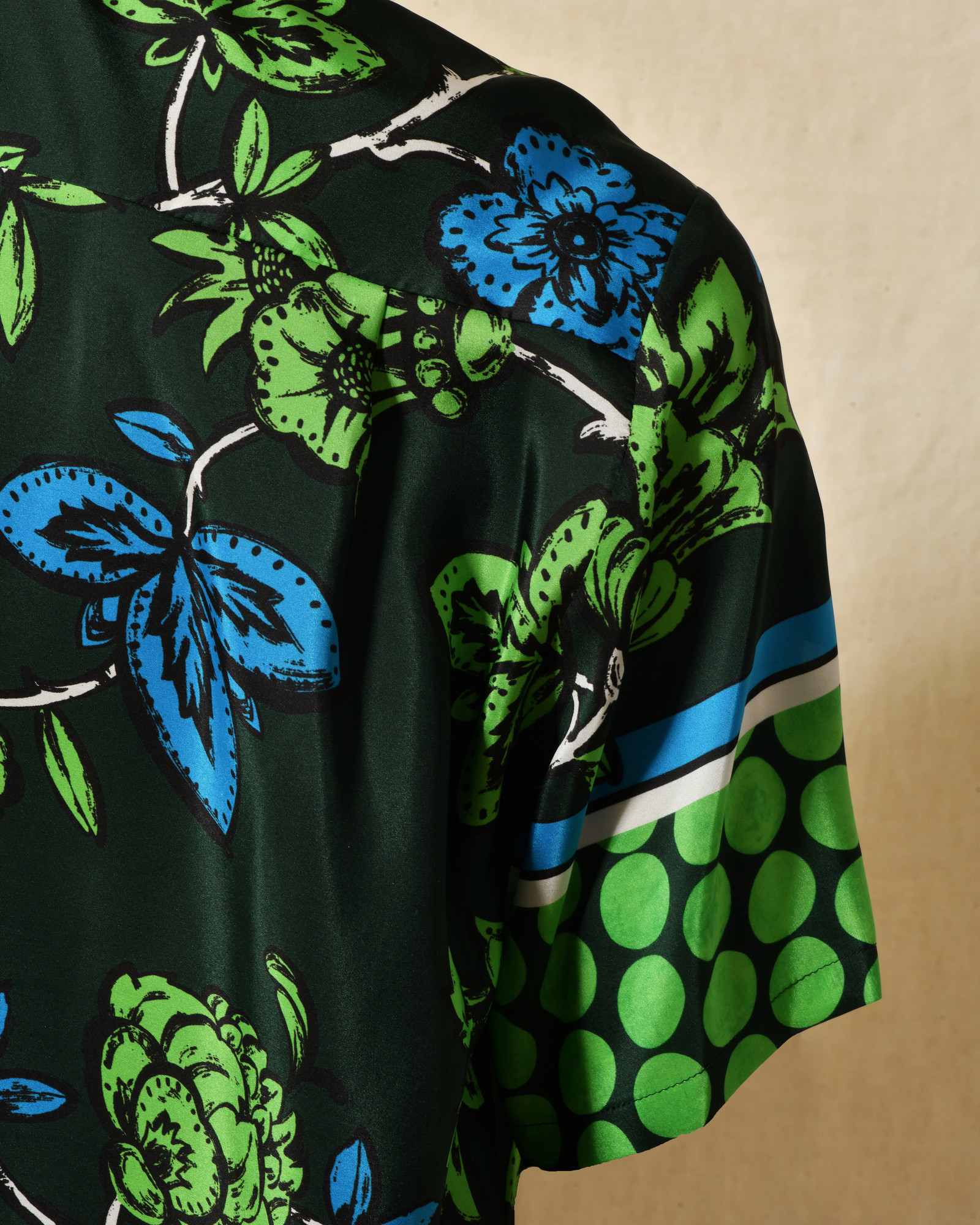 Chemise en soie verte à imprimé floral Parosh