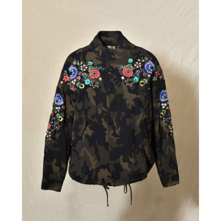 Blouson à imprimé camouflage et broderies fleuris Front Street