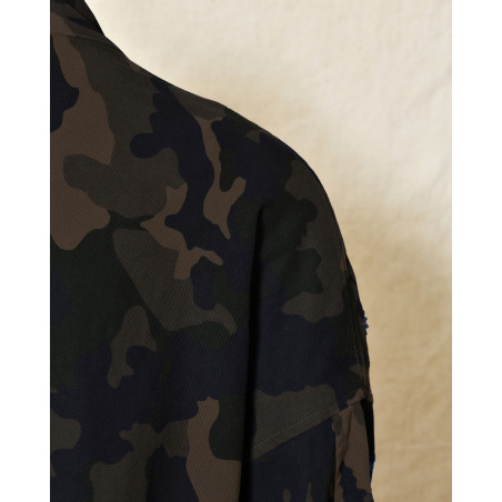 Blouson à imprimé camouflage et broderies fleuris Front Street
