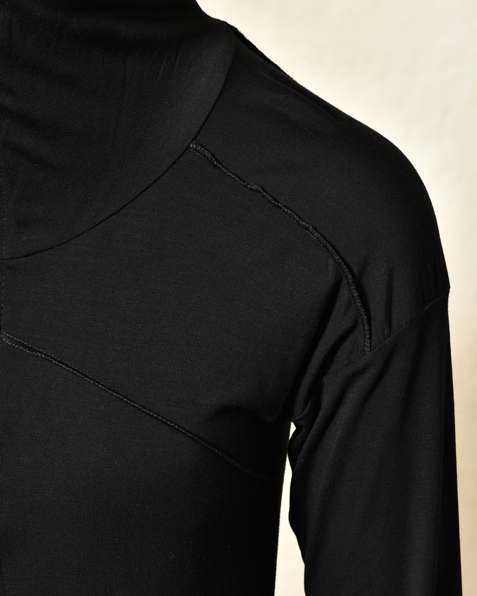 Cardigan noir à capuche zippé asymétrique La Haine Inside Us