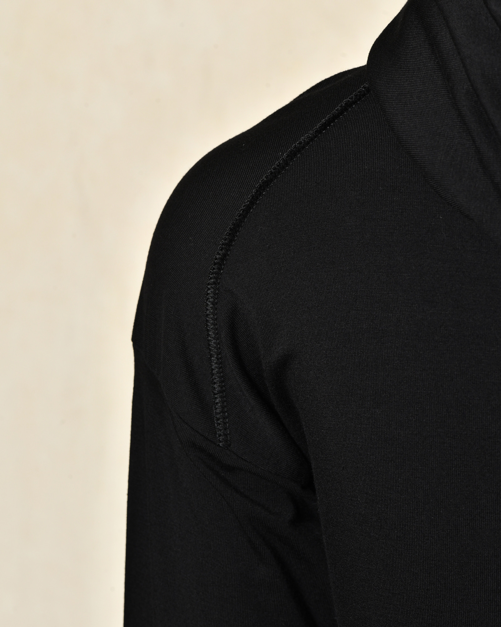 Cardigan noir à capuche zippé asymétrique La Haine Inside Us