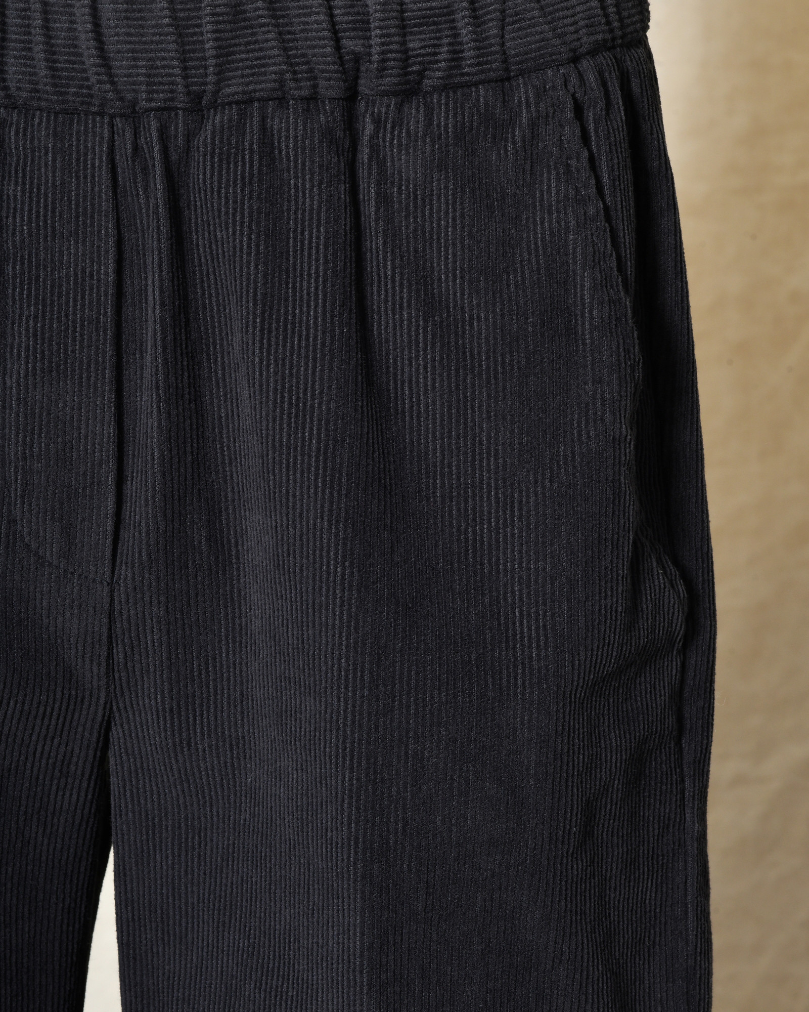 Pantalon en velours côtelé bleu marine Diega