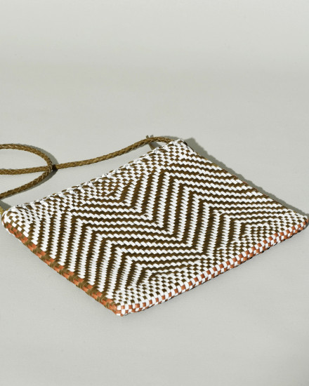 Pochette à bandoulière bicolore à motif chevrons Dragon Diffusion