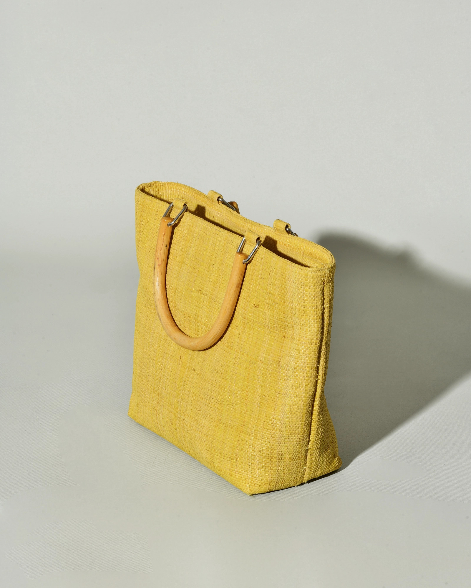Sac à main en raphia jaune Caterina Bertini