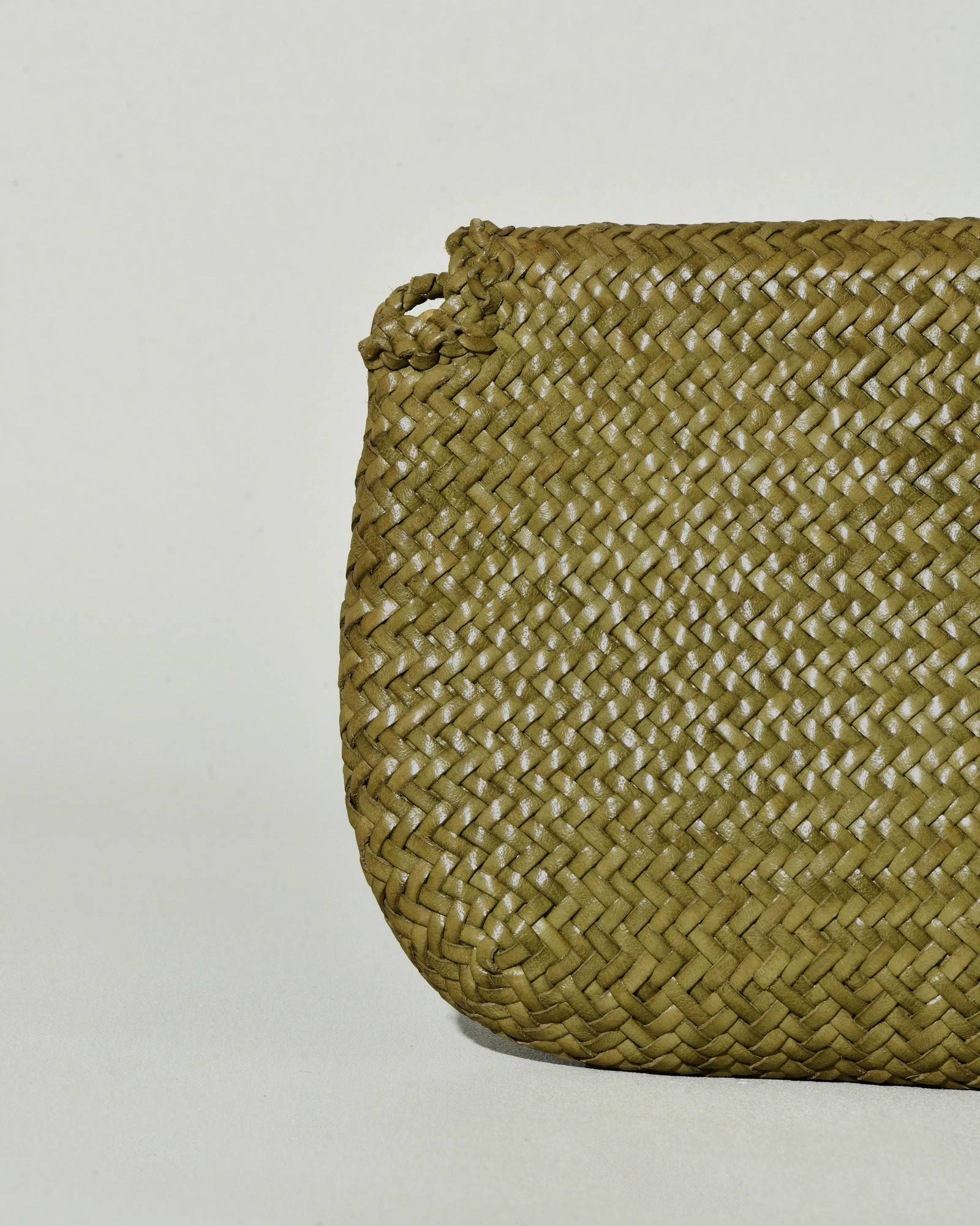 Sac en cuir tressé kaki avec fermeture à rabat Dragon Diffusion