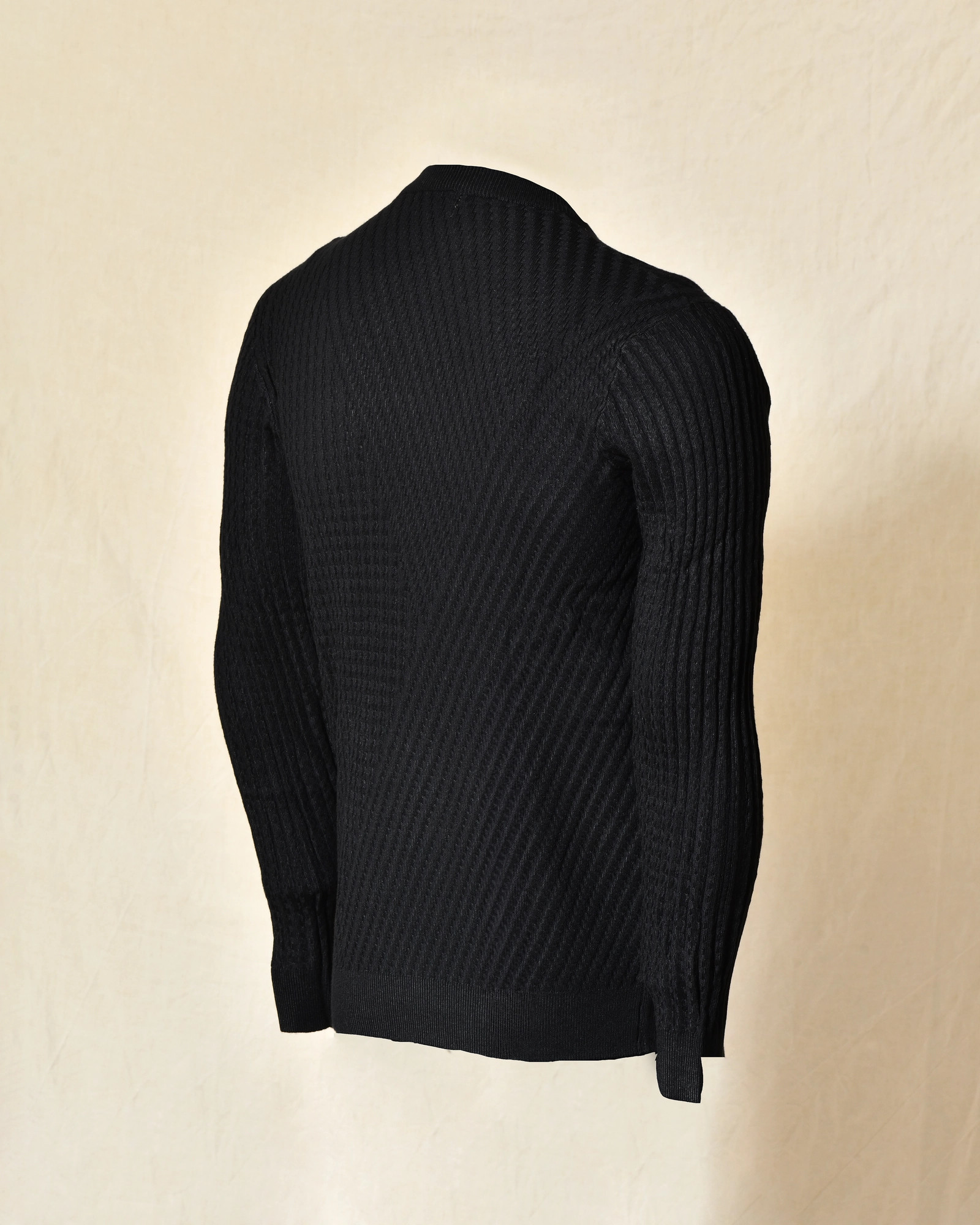 Pull noir en maille côtelée Over-D