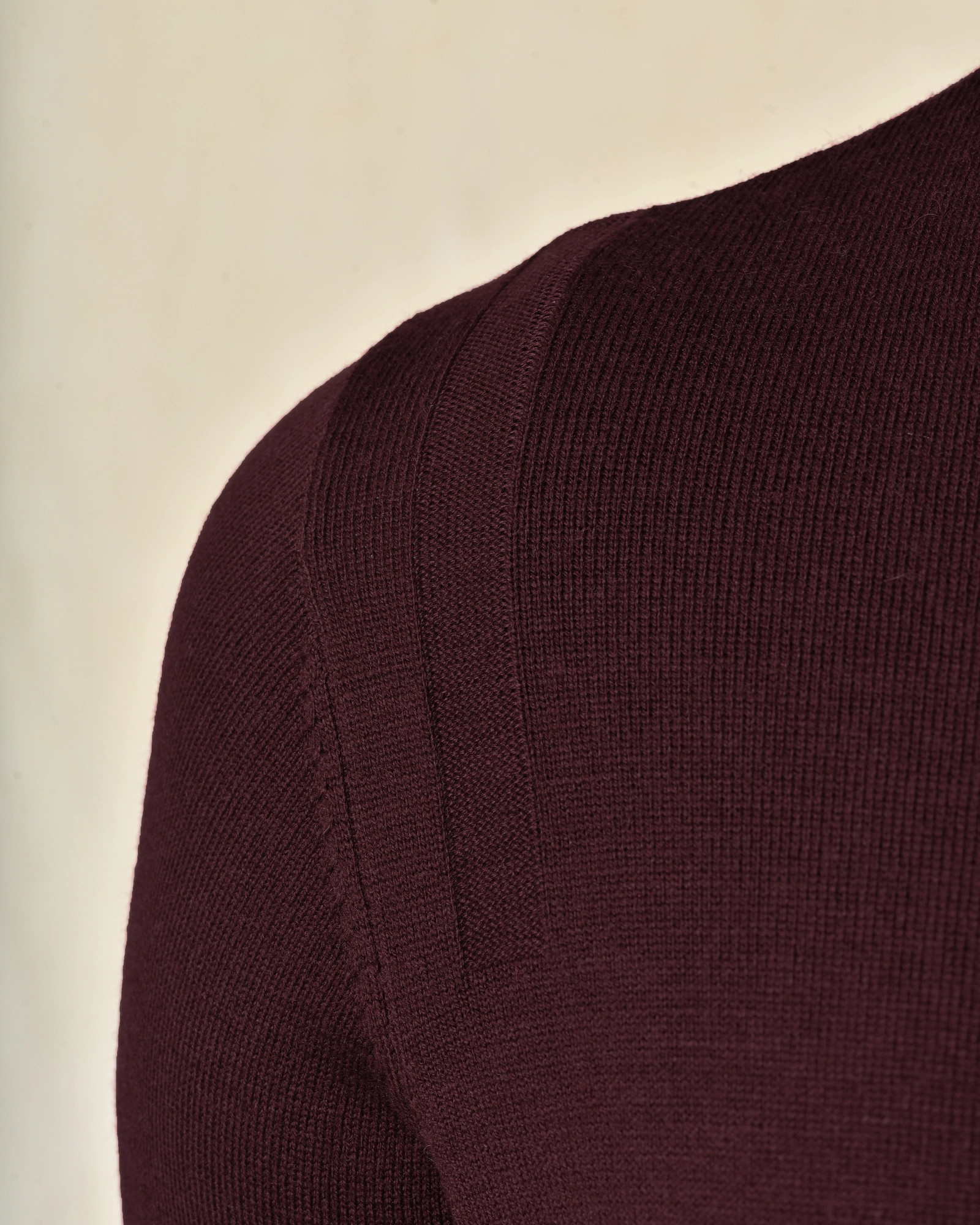 Pull en maille bordeaux à col montant Over-D