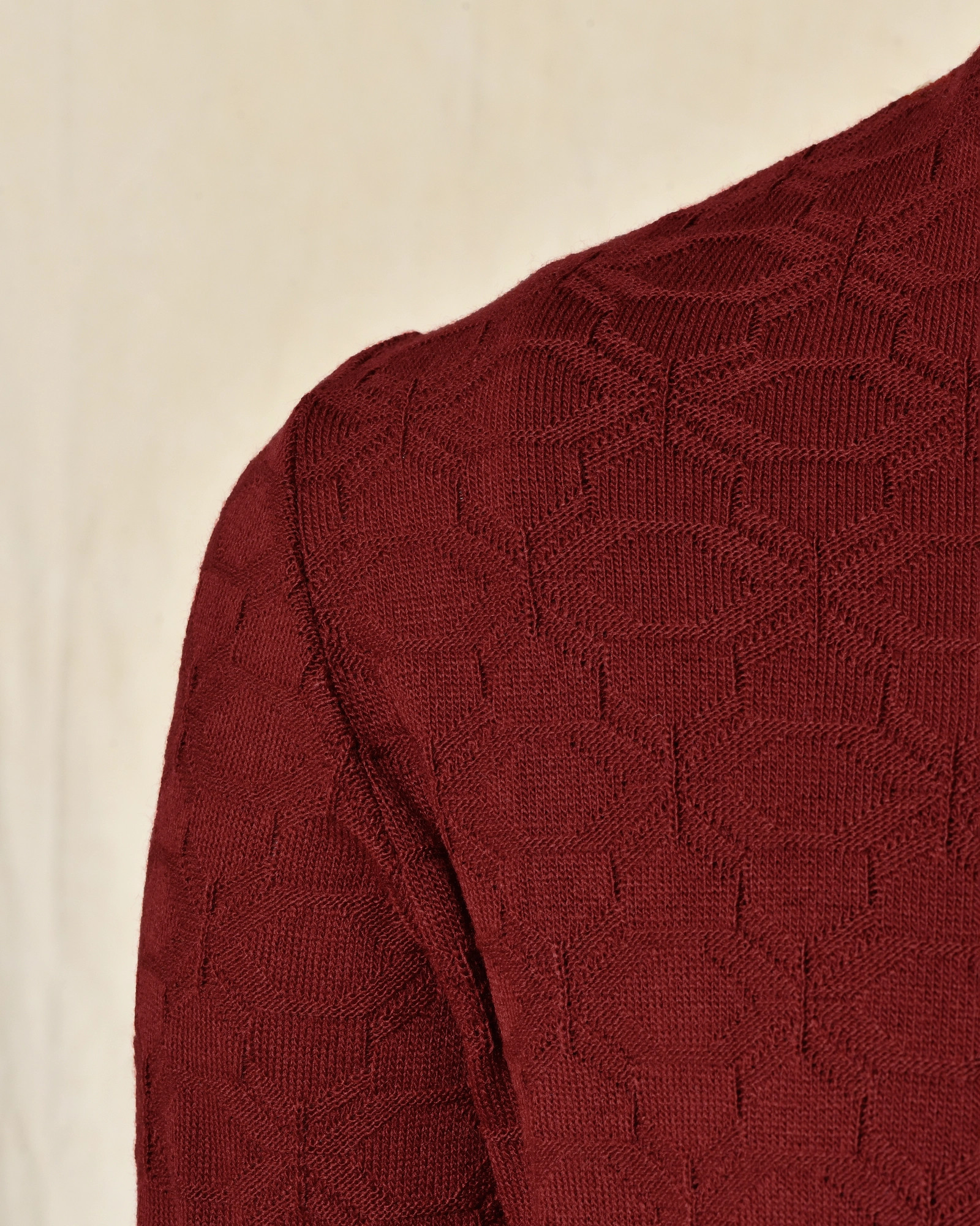 Pull en maille rouge foncé contrastant Over-D