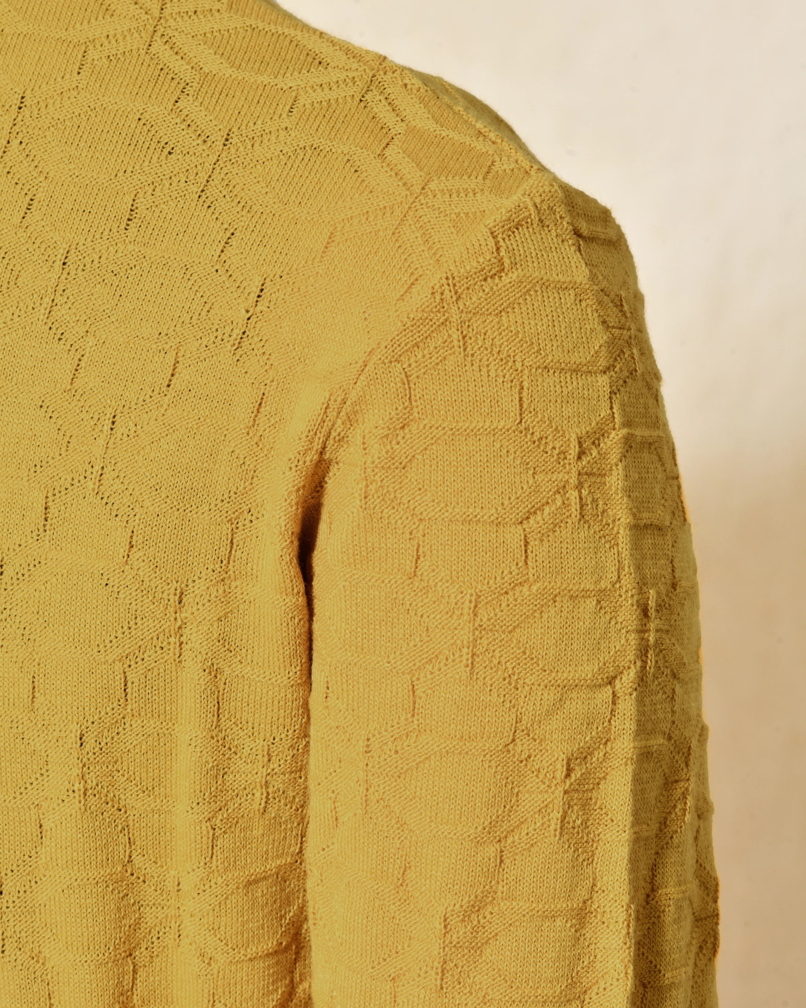 Pull en maille jaune moutarde contrastant Over-D