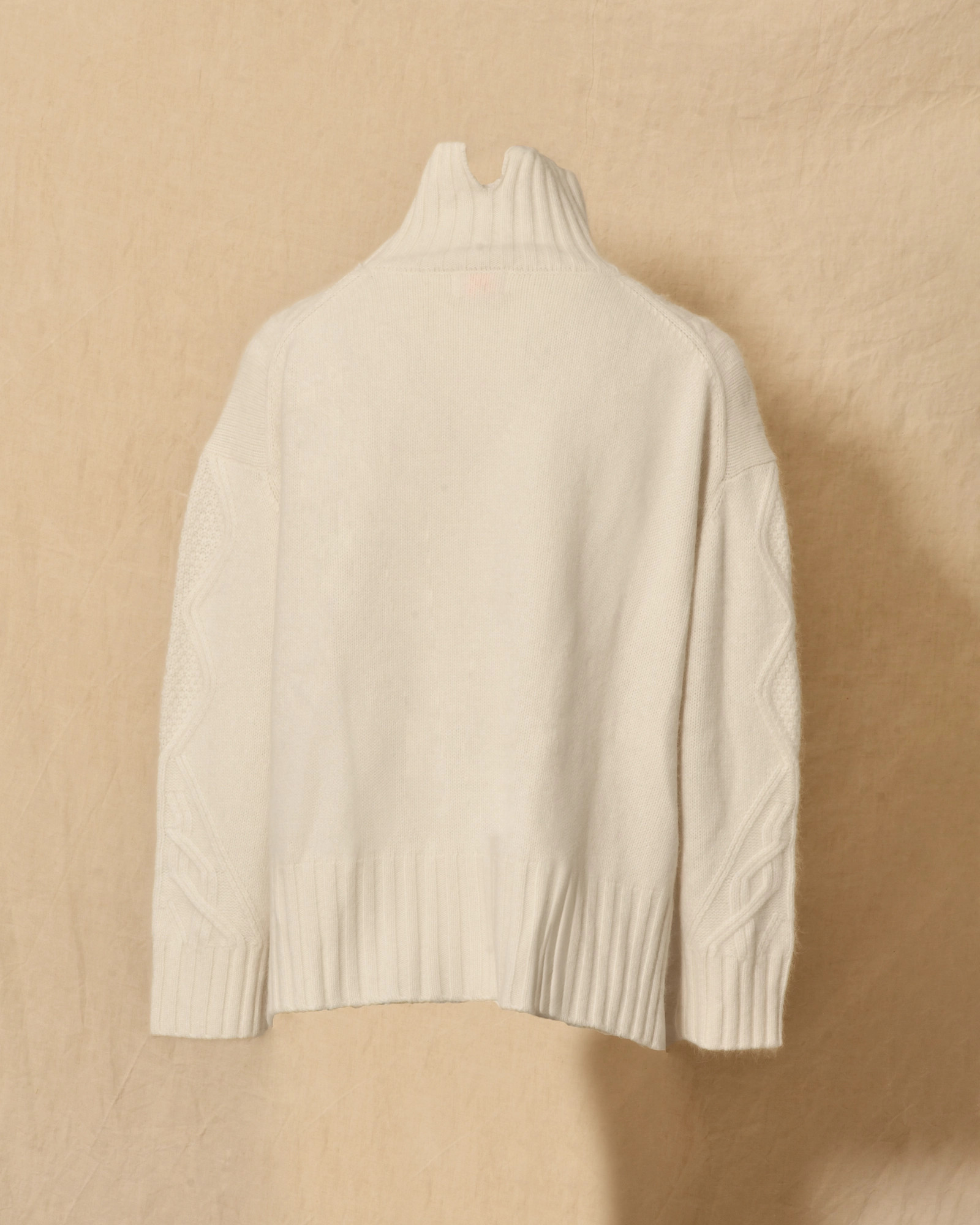 Pull en laine torsadée à col roulé écru Ma Petite Capsule