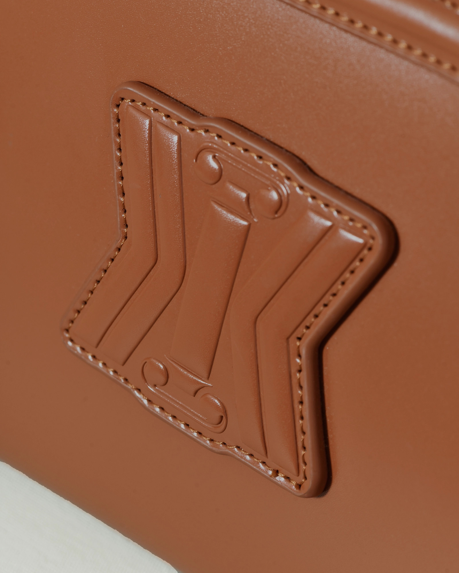 Sac à main en cuir camel à anses arrondies Kassandre