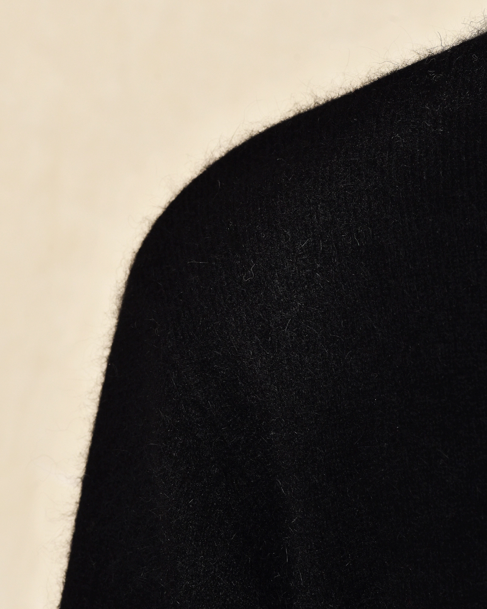 Pull en laine noir Ma Petite Capsule