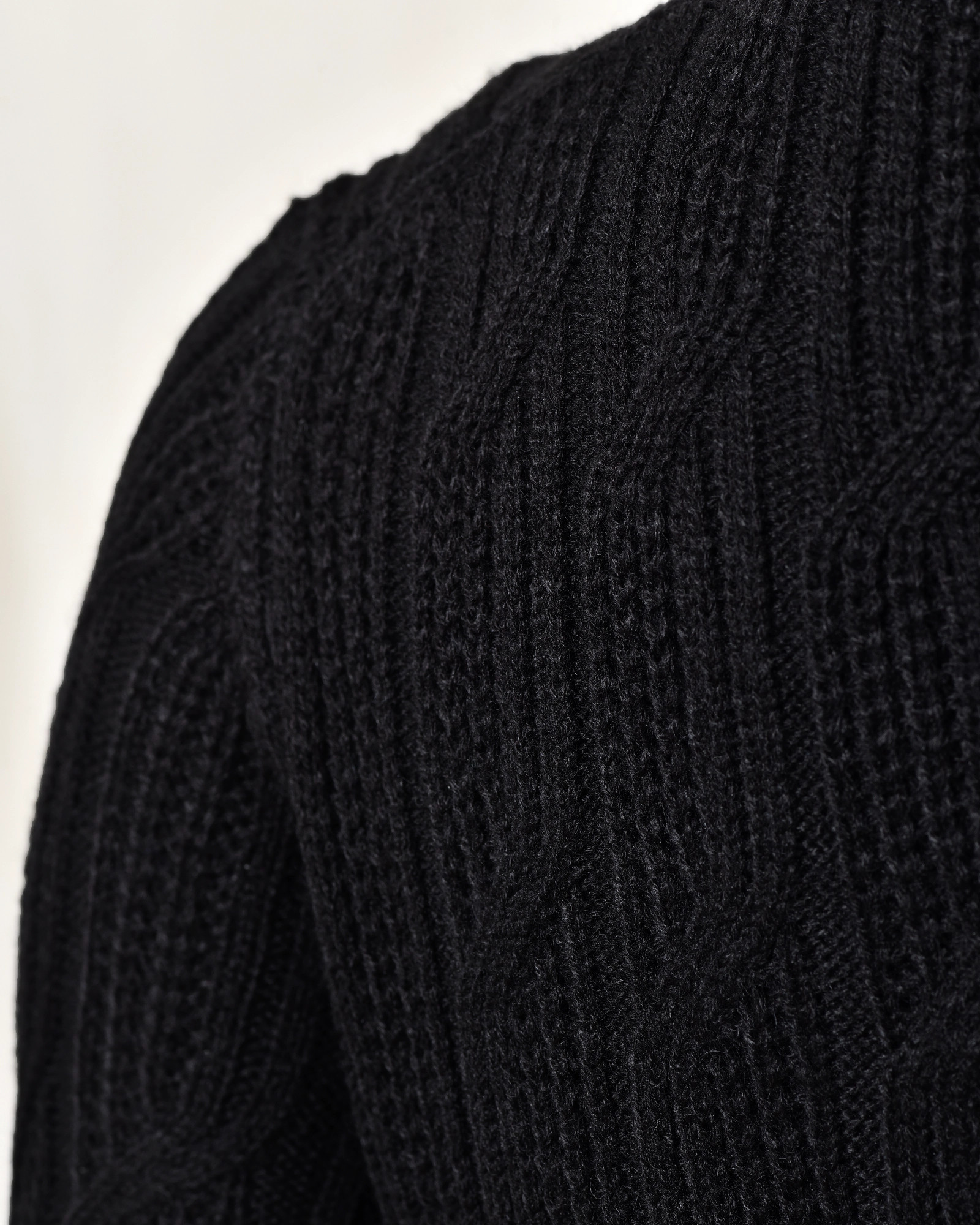 Pull en maille torsadée noir Over-D