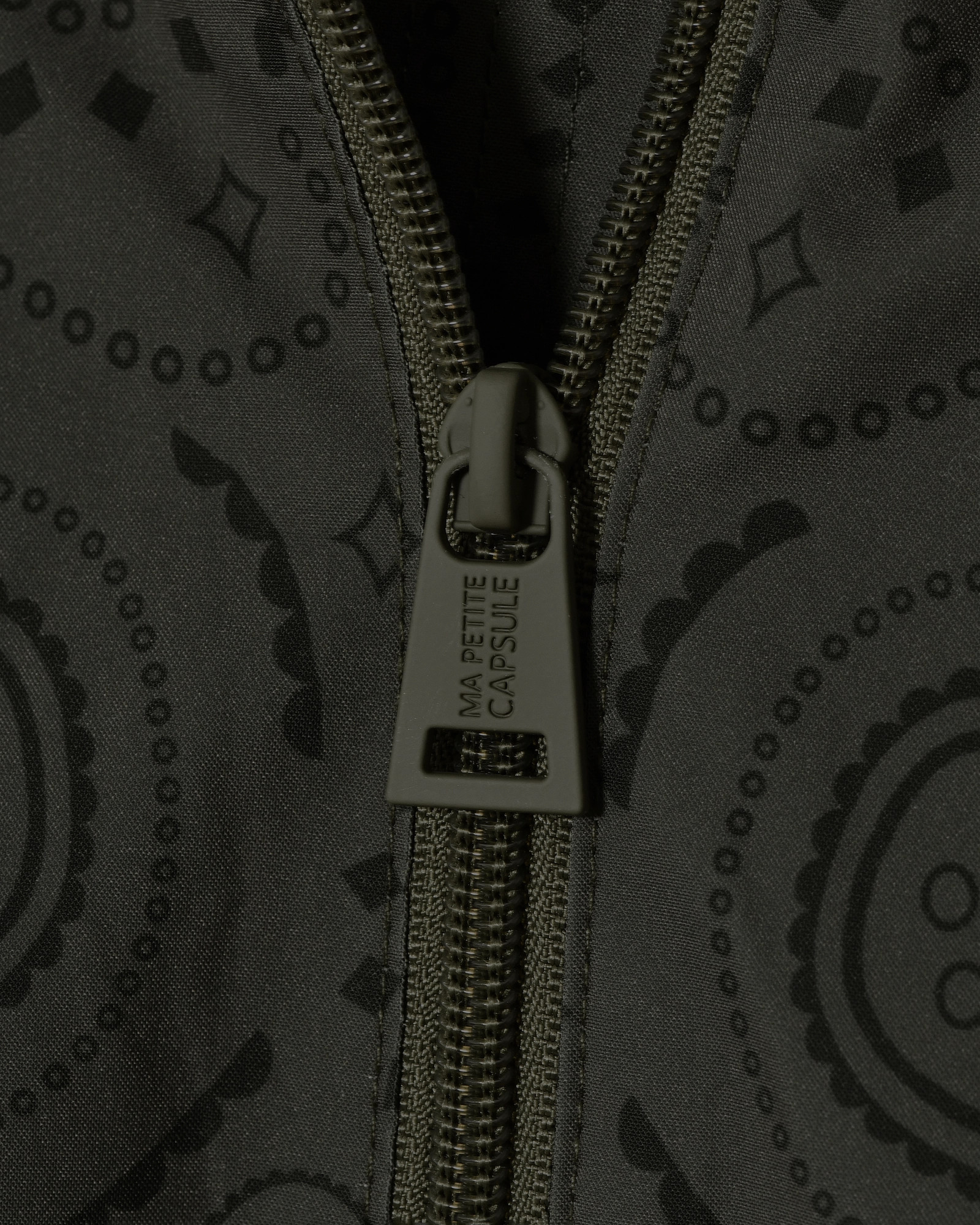 Veste coupe-vent kaki à motif bandana noir Ma Petite Capsule