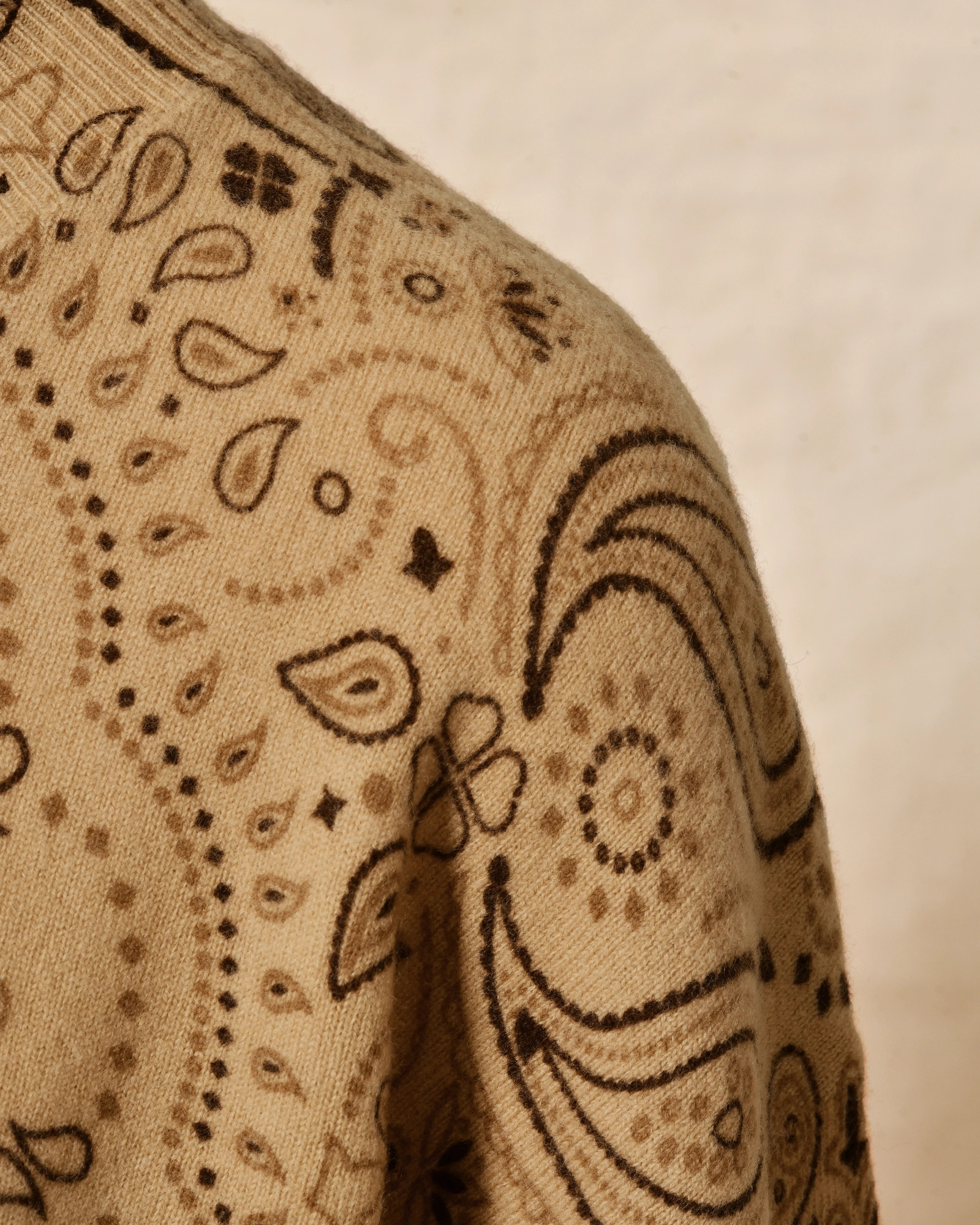 Pull camel en laine à motif bandana marron Ma Petite Capsule